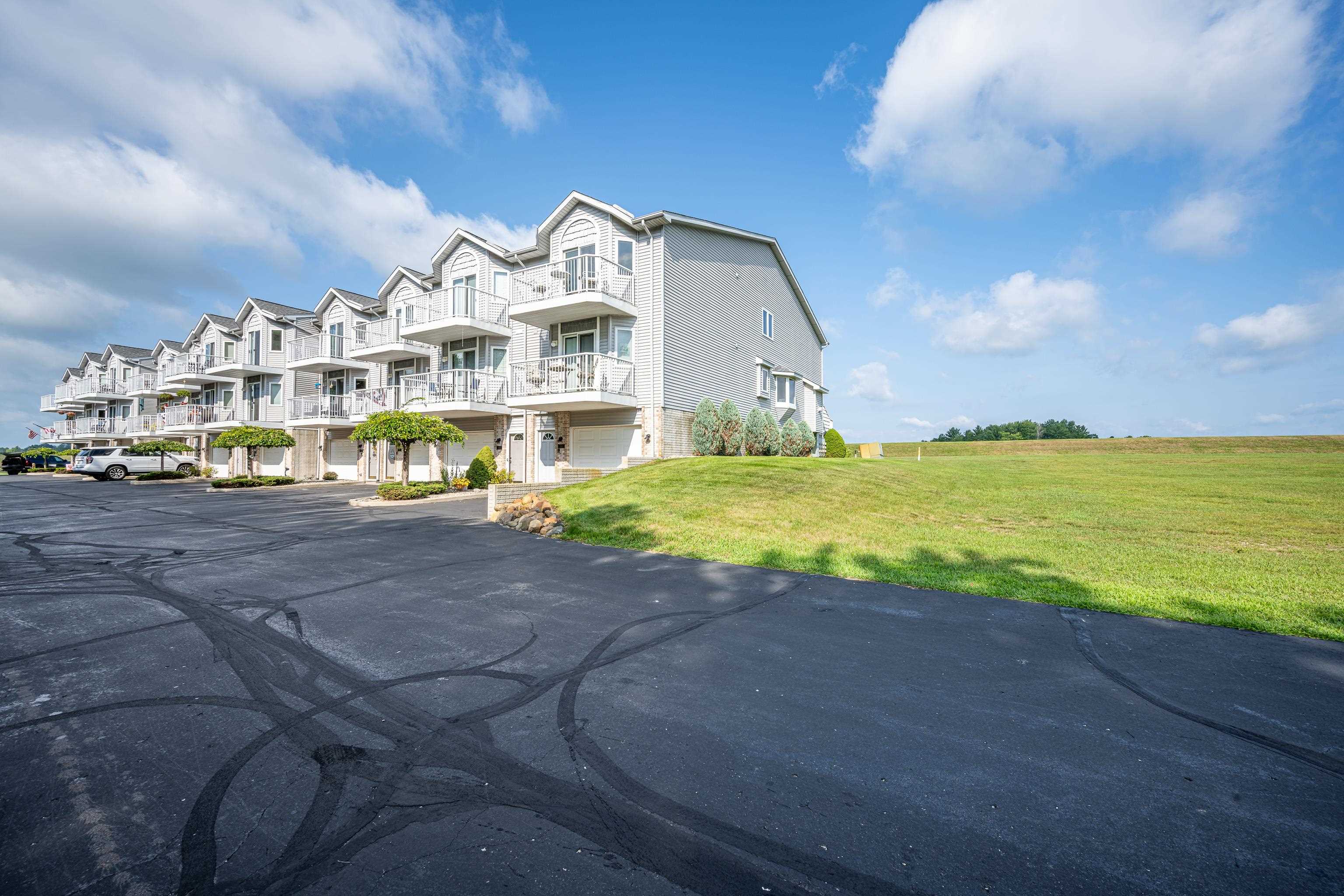 4th image of 1780 Castleview Ct #49, Gladwin, MI 48624 | MLS# 50218078