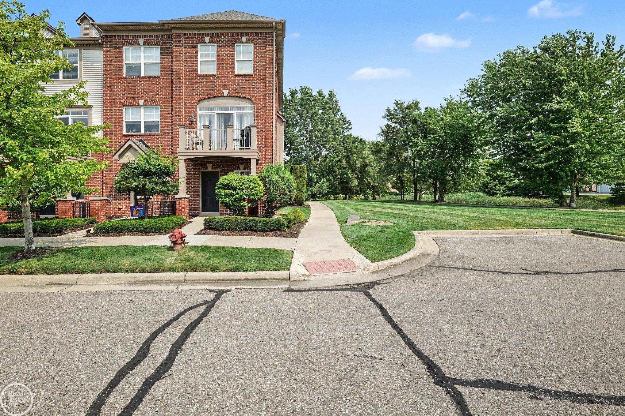 Listing Photo 3 - Condo for sale in building located at 228 Wright St, Wixom, MI 48393