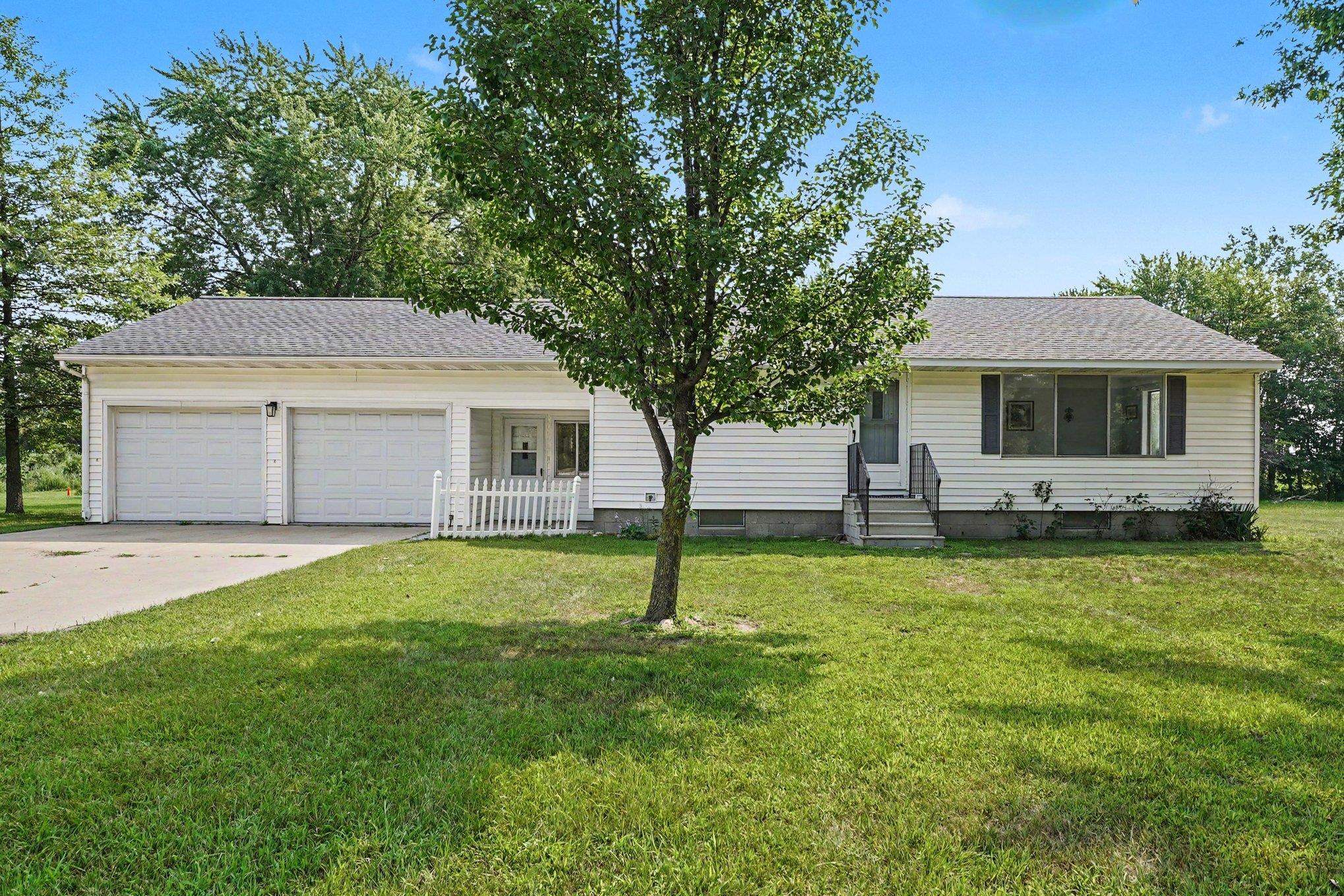 2nd image of 746 N Huron Rd, Linwood, MI 48634 | MLS# 50218102