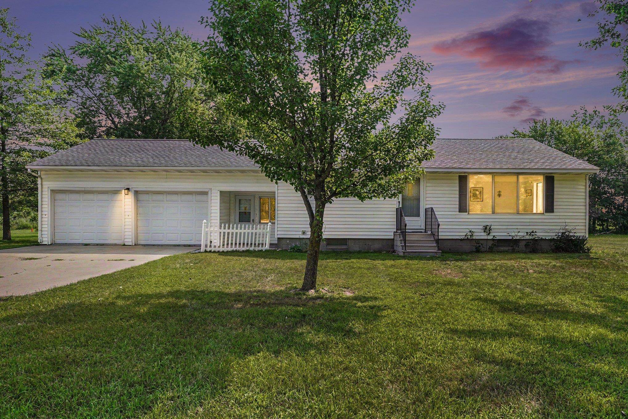 3rd image of 746 N Huron Rd, Linwood, MI 48634 | MLS# 50218102