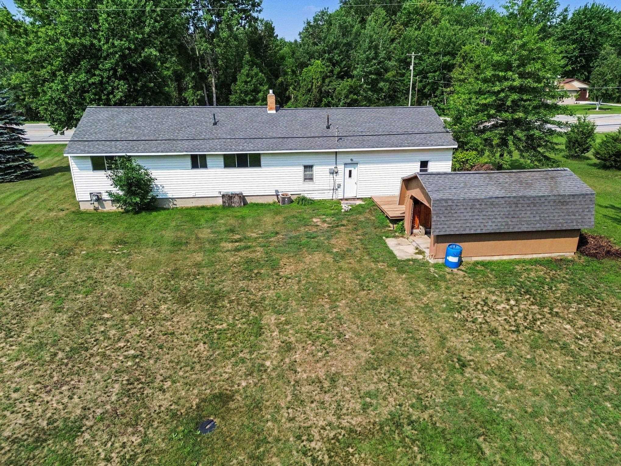 4th image of 746 N Huron Rd, Linwood, MI 48634 | MLS# 50218102