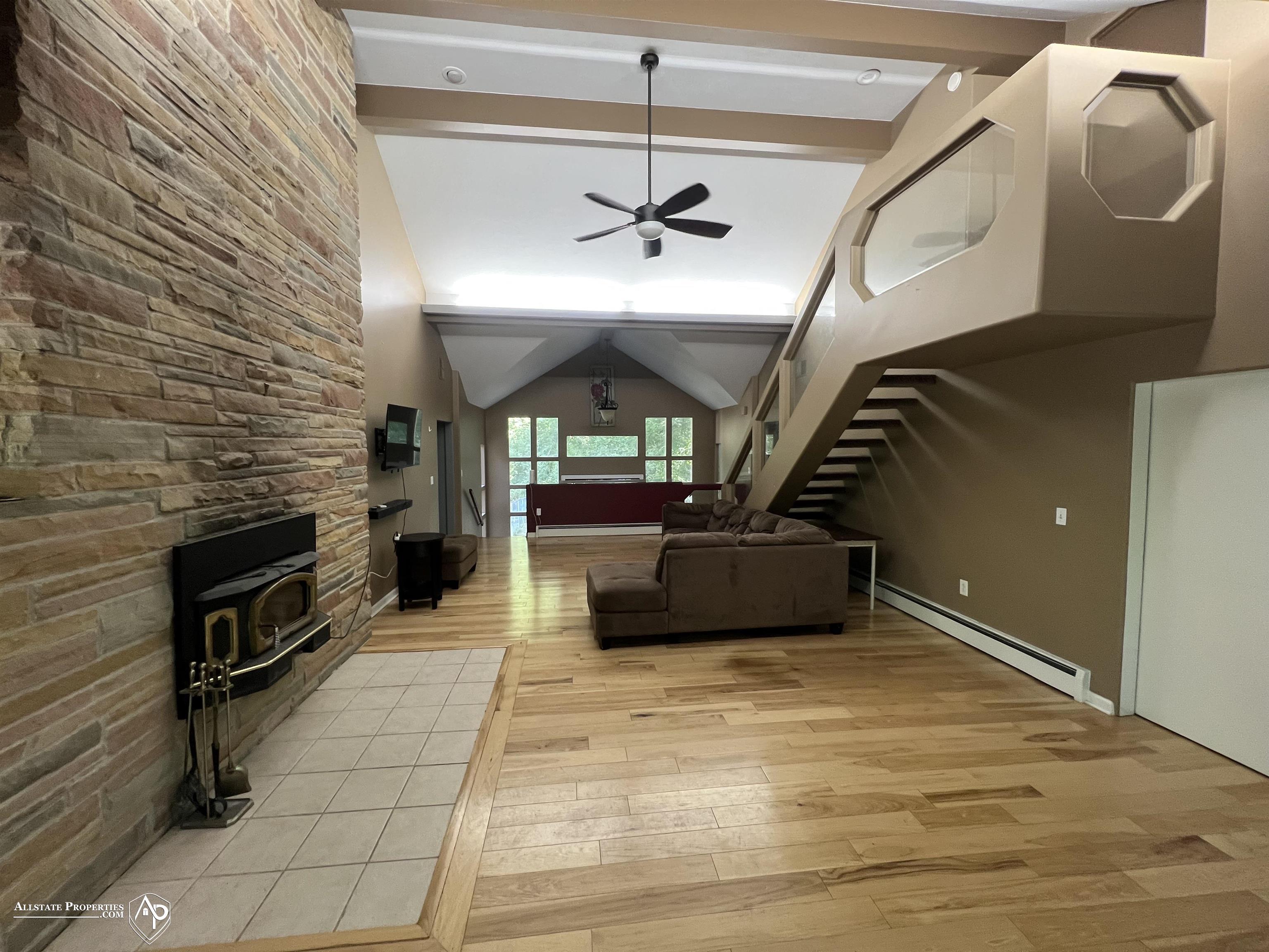 3rd image of 210 Elmwood Dr, Davison, MI 48423 | MLS# 50218105