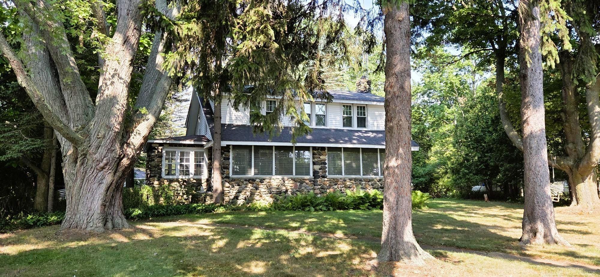 3671 Lakeshore Road