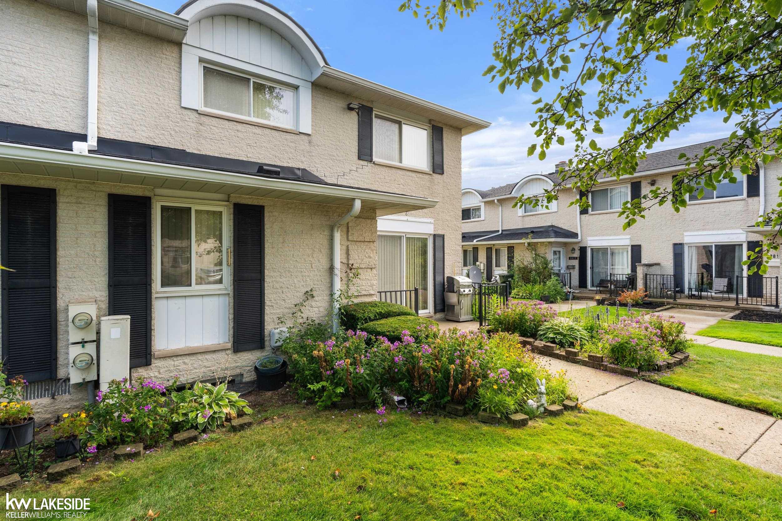 2nd image of 8577 Hampshire Dr, Sterling Heights, MI 48313 | MLS# 50218115