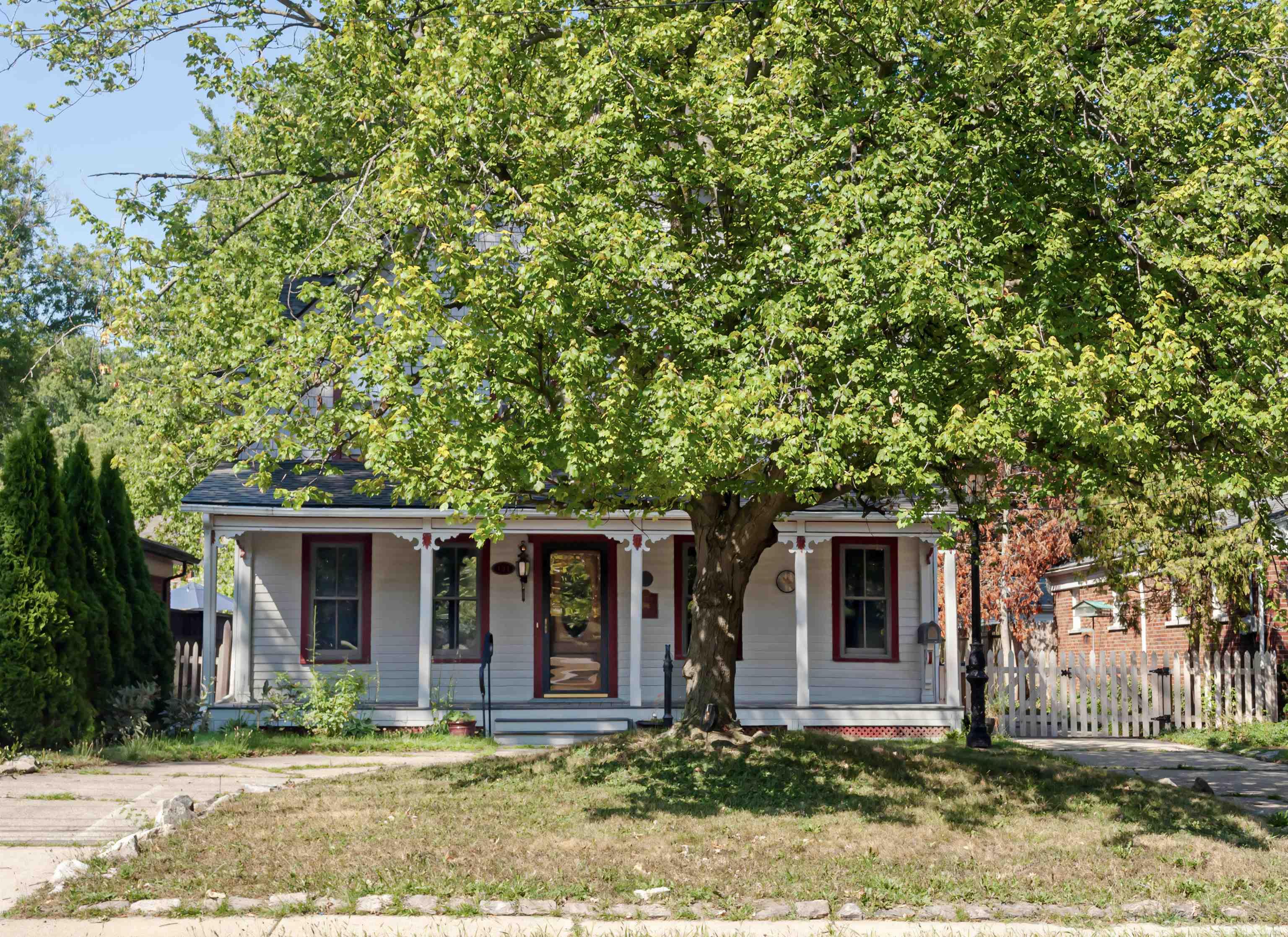 2nd image of 194 Moross Rd, Grosse Pointe Farms, MI 48236 | MLS# 50218137