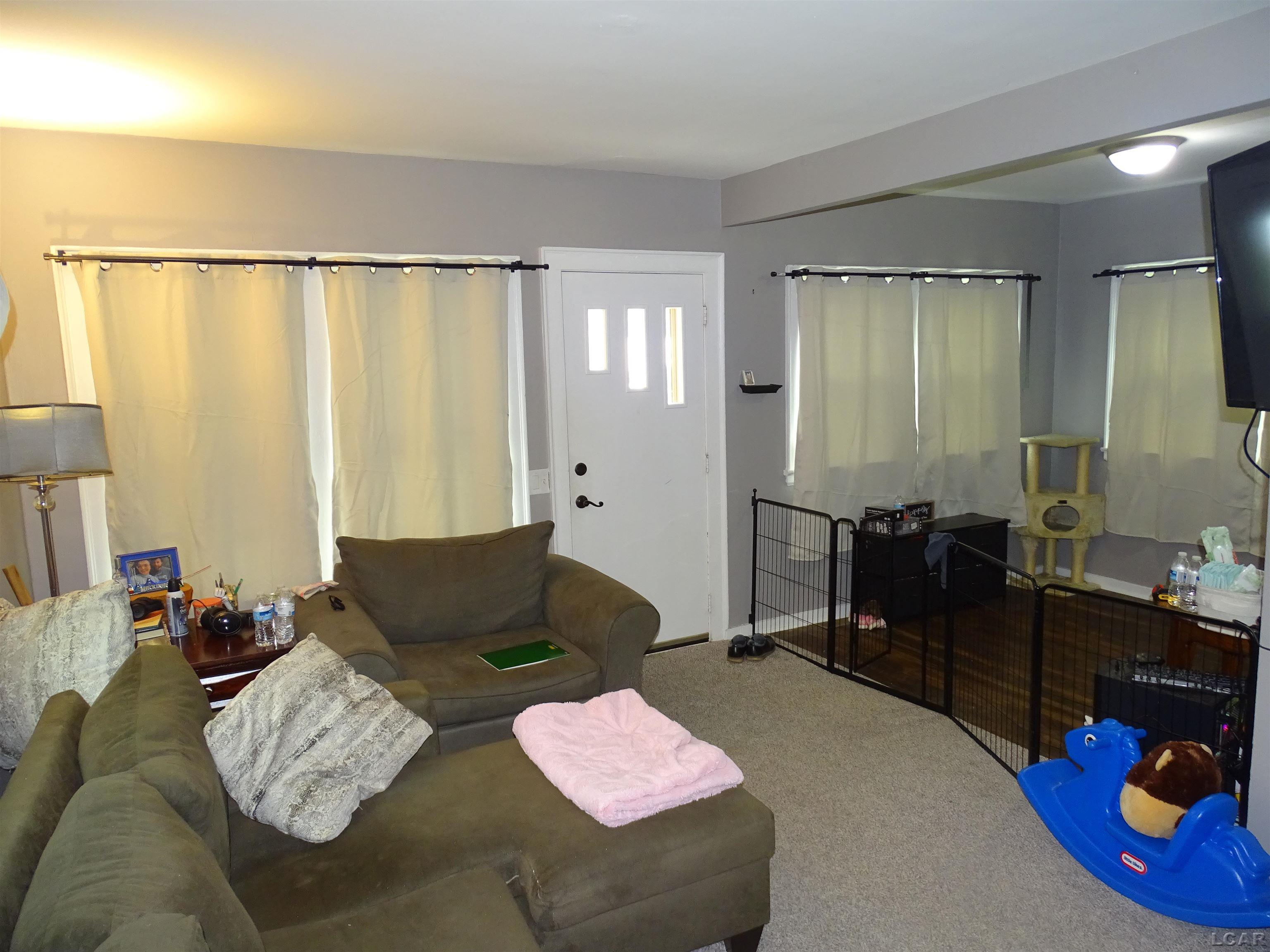 Photo 2 of Single family home for sale at 110 Berry St, Jackson, MI 49203 | MLS# 56050218151 | Listing updated on 2026-10-07