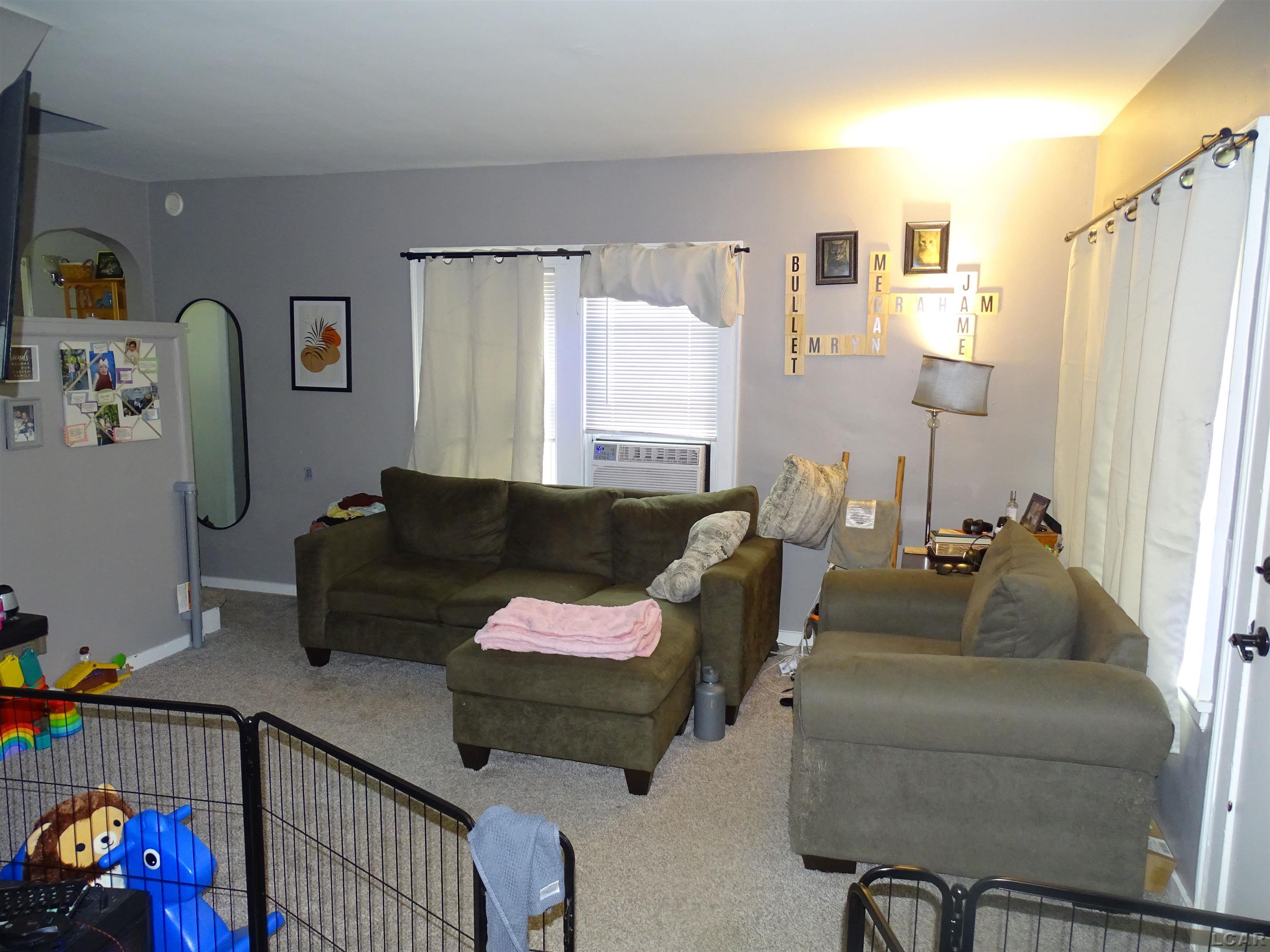 Photo 3 of Single family home for sale at 110 Berry St, Jackson, MI 49203 | MLS# 56050218151 | Listing updated on 2026-10-07