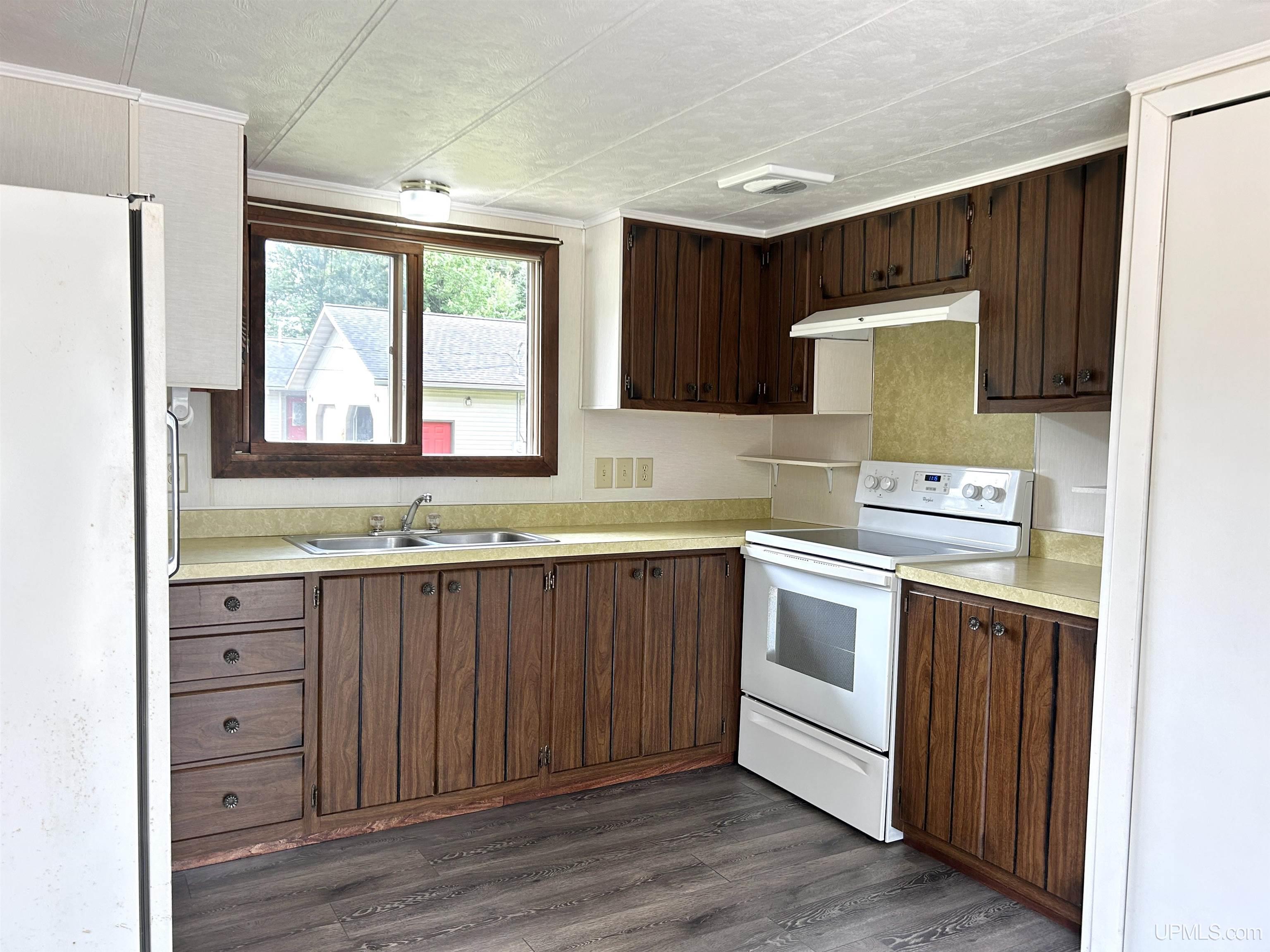 4th image of 515 N Intake Park Rd, Manistique, MI 49854 | MLS# 50218170