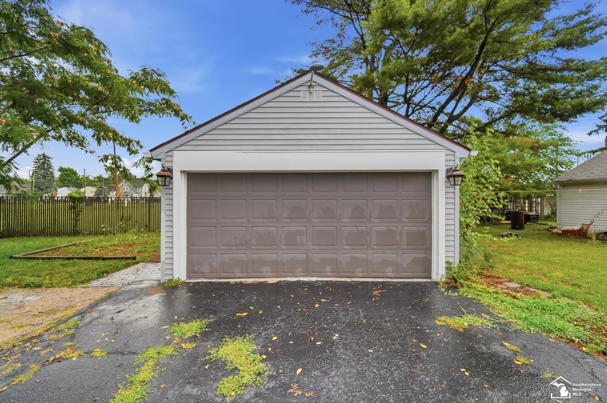 28th image of 624 Palmwood Ave, Monroe, MI 48161 | MLS# 57050218177
