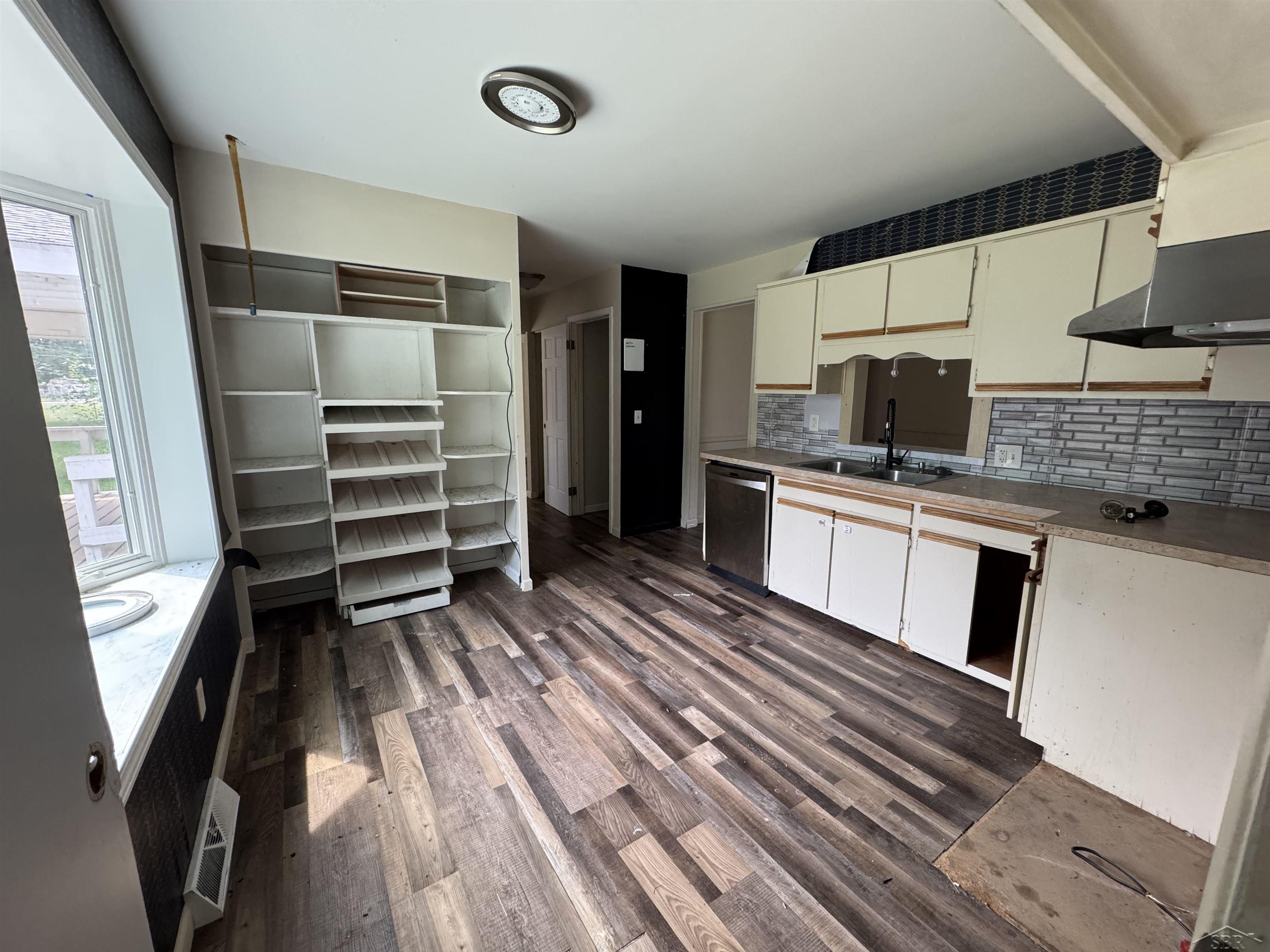 3rd image of 5380 River Ridge Dr, Flushing, MI 48433 | MLS# 61050218221