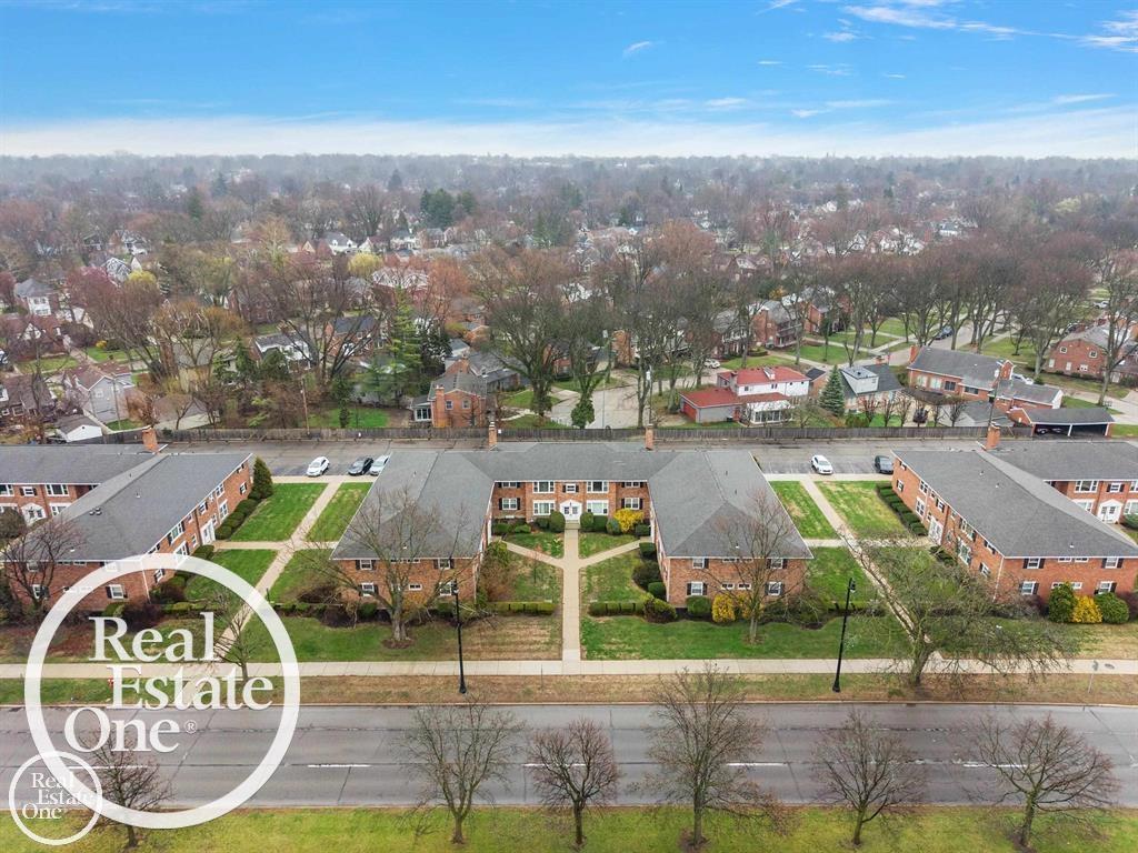 2nd image of 17560 Mack Ave, Grosse Pointe, MI 48230