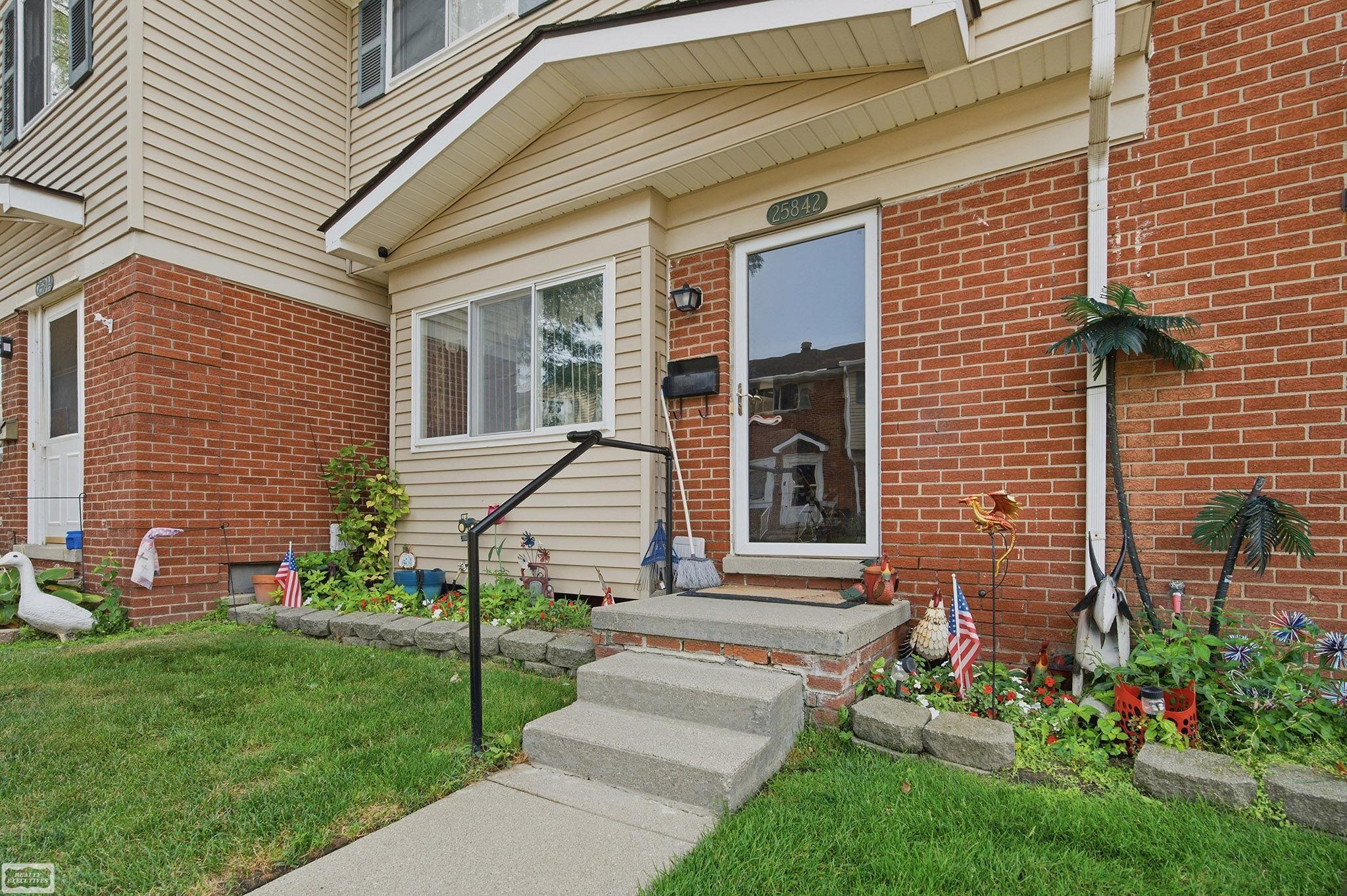 1st image of 25842 Jeaanette Court St, Roseville, MI 48066 | MLS# 50218298