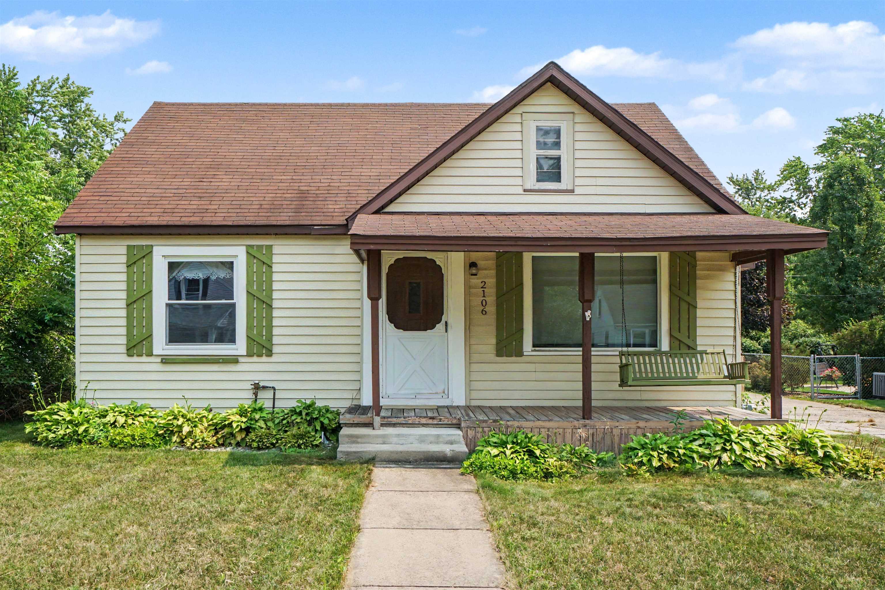 2nd image of 2106 Tennessee St, Midland, MI 48642 | MLS# 50218303