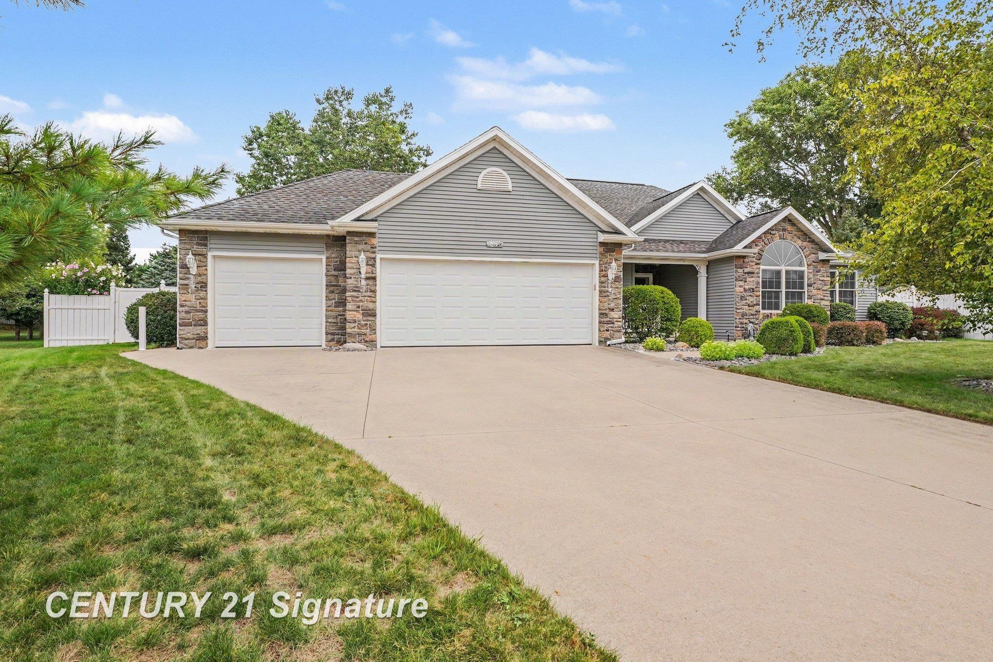 2nd image of 4470 Meadow Creek Ct, Saginaw, MI 48603 | MLS# 50218314
