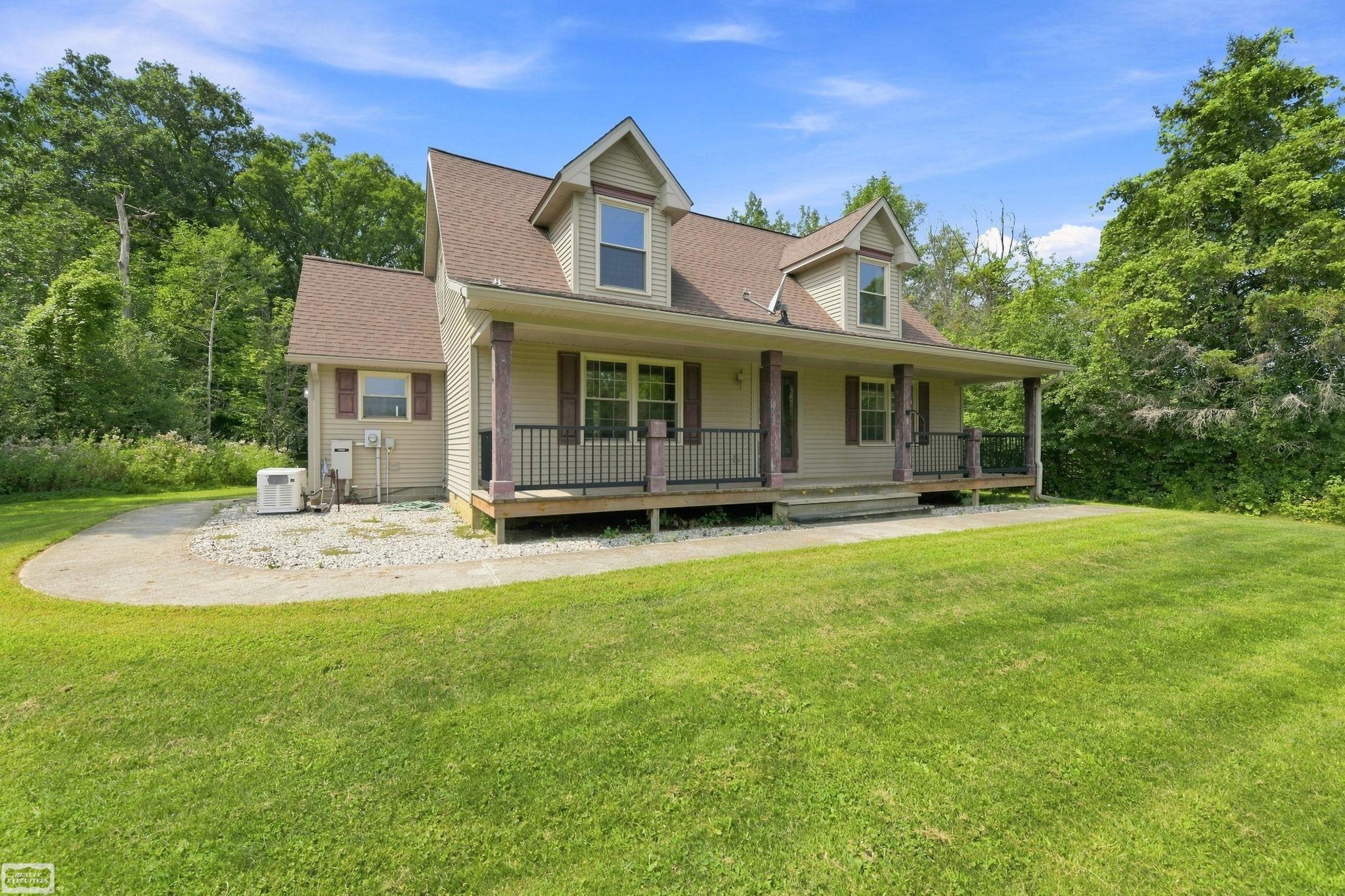 4th image of 8840 Owens Rd, Brockway, MI 48097 | MLS# 58050218355