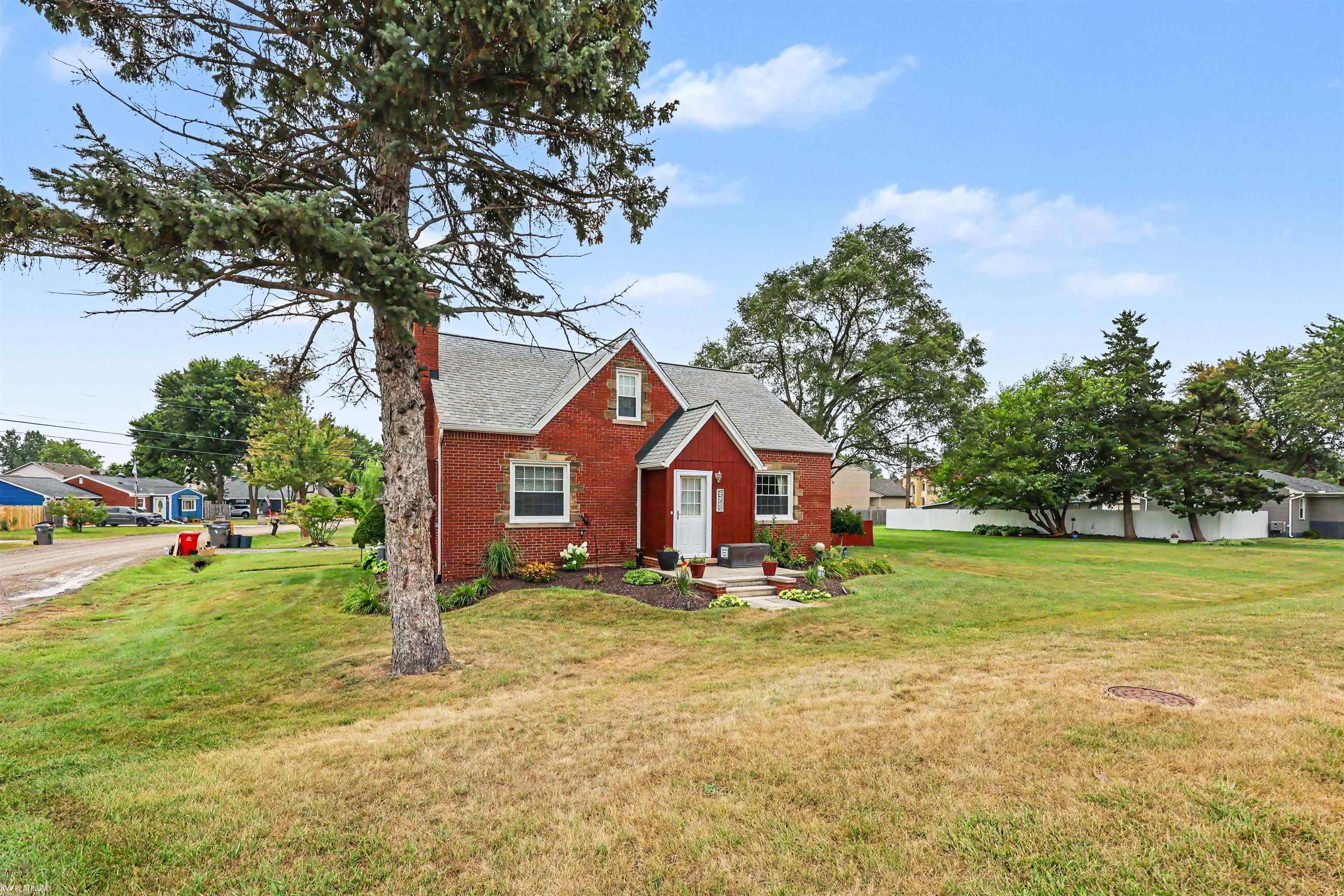 2nd image of 35746 Utica Rd, Clinton Township, MI 48035 | MLS# 50218372
