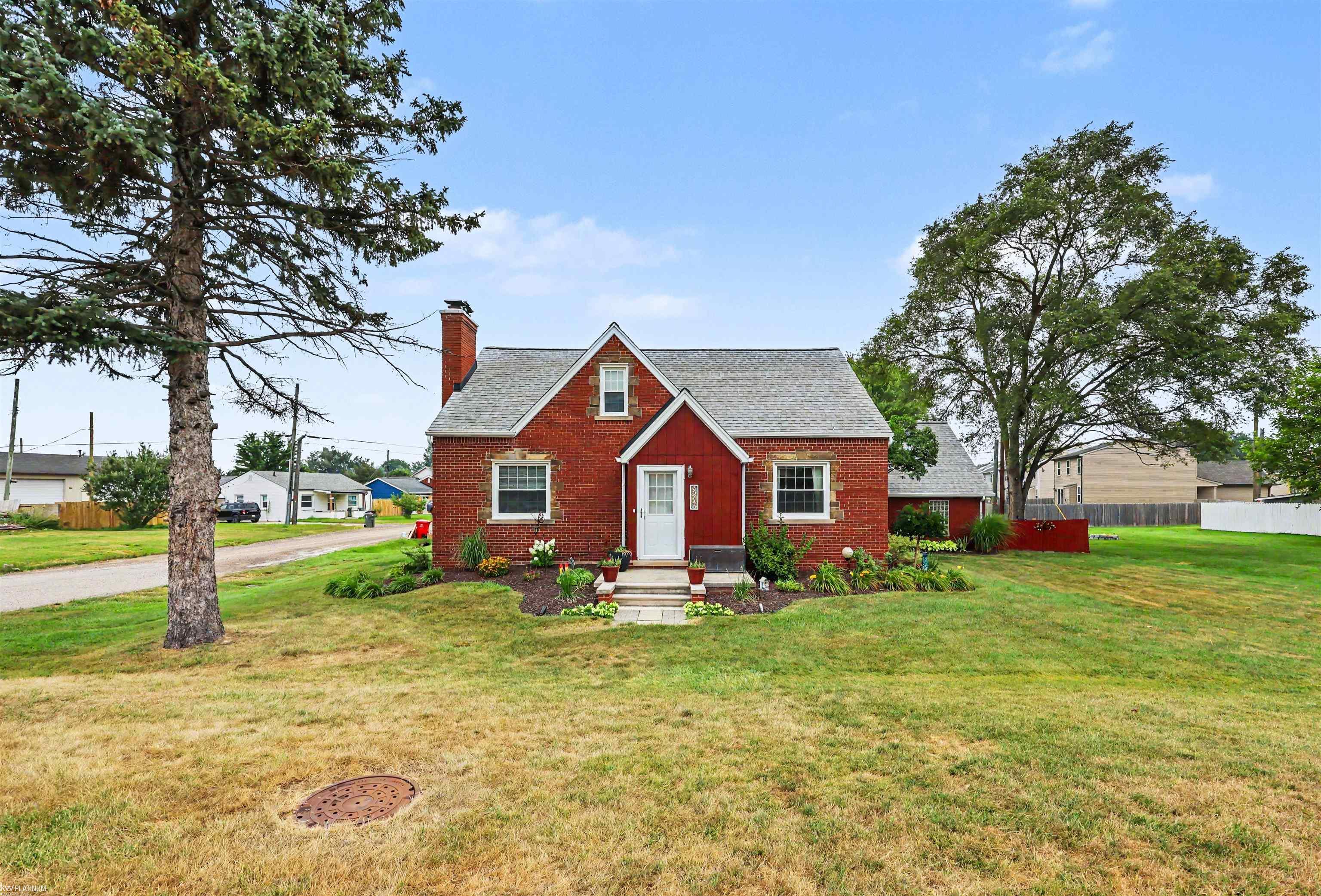 36th image of 35746 Utica Rd, Clinton Township, MI 48035 | MLS# 50218372