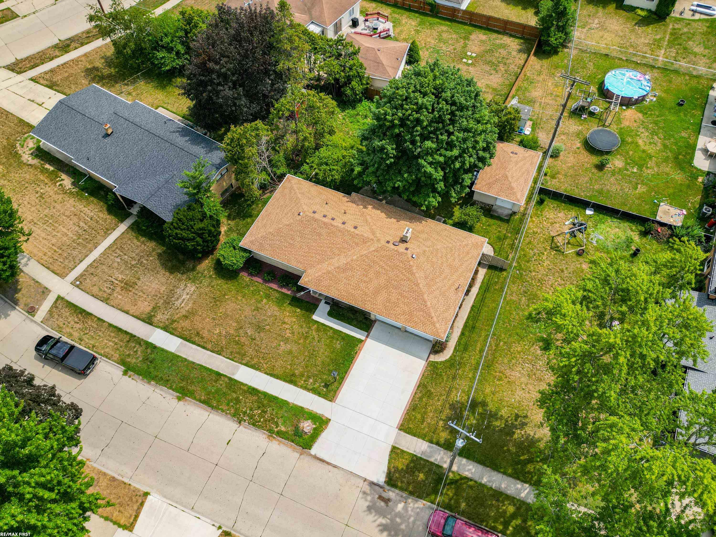 2nd image of 8636 Kidley Dr, Sterling Heights, MI 48314 | MLS# 50218377