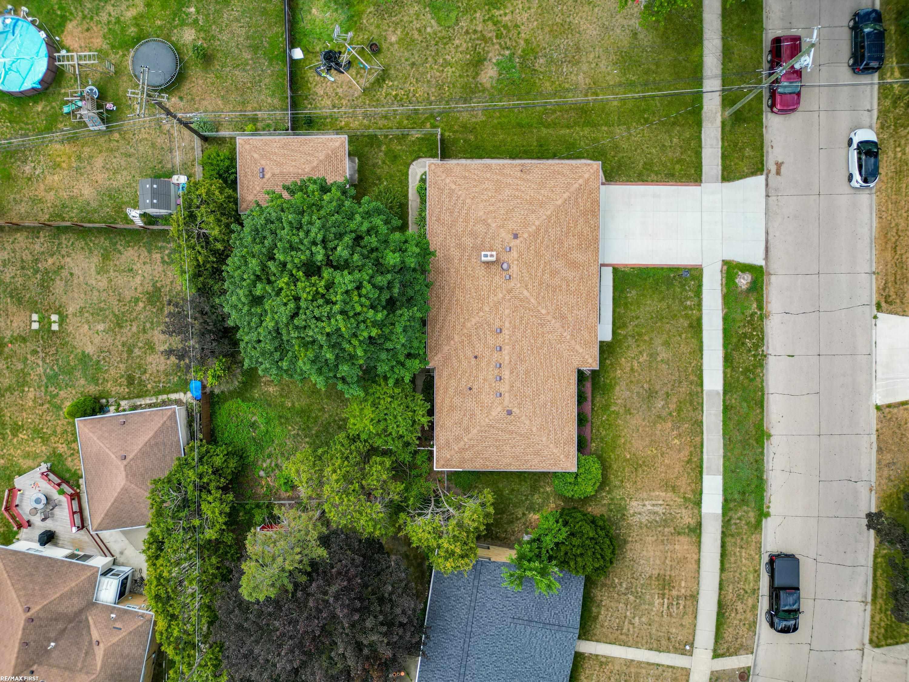 3rd image of 8636 Kidley Dr, Sterling Heights, MI 48314 | MLS# 50218377