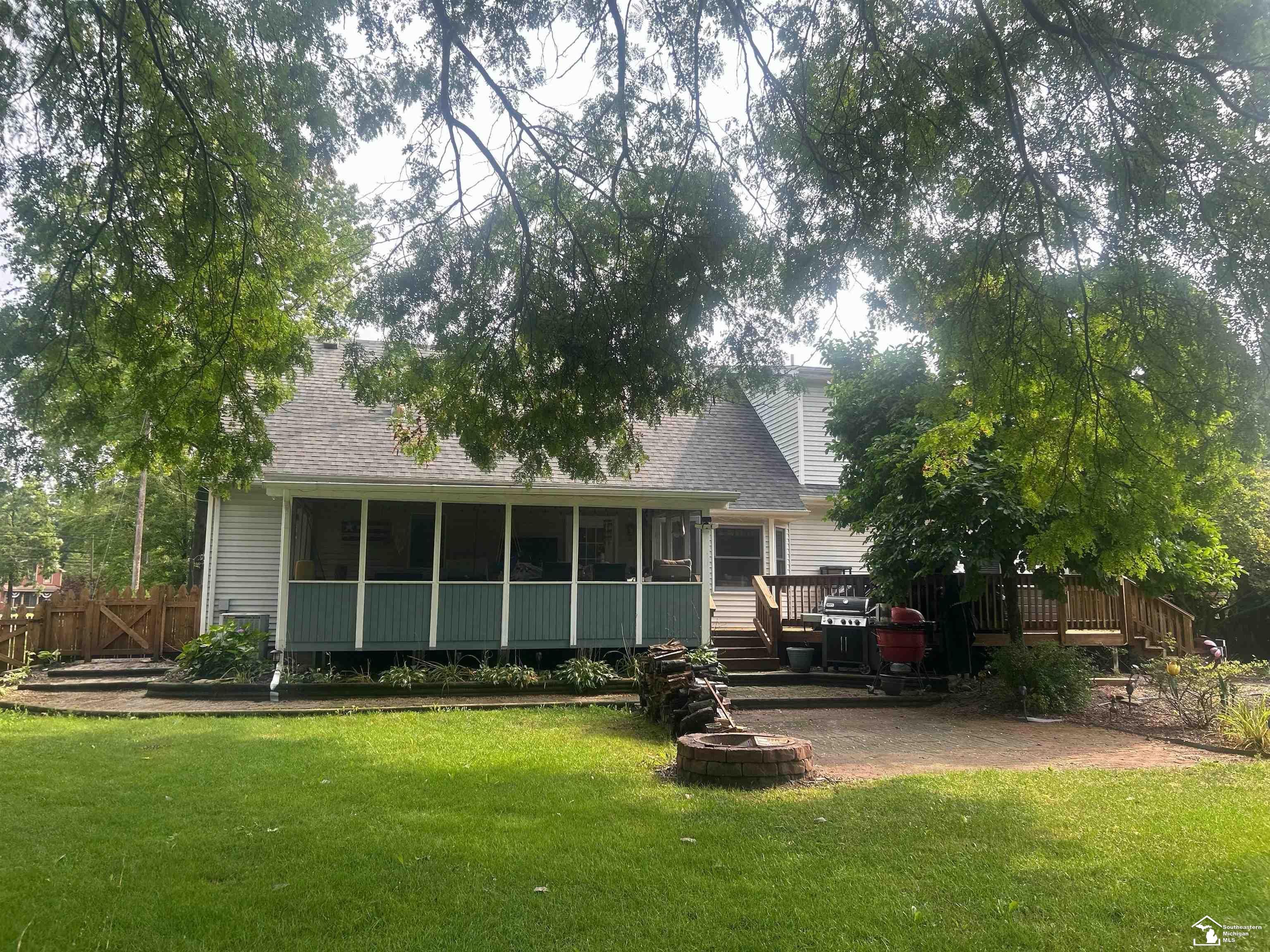 3rd image of 8525 Summerfield Rd, Lambertville, MI 48144 | MLS# 50218383