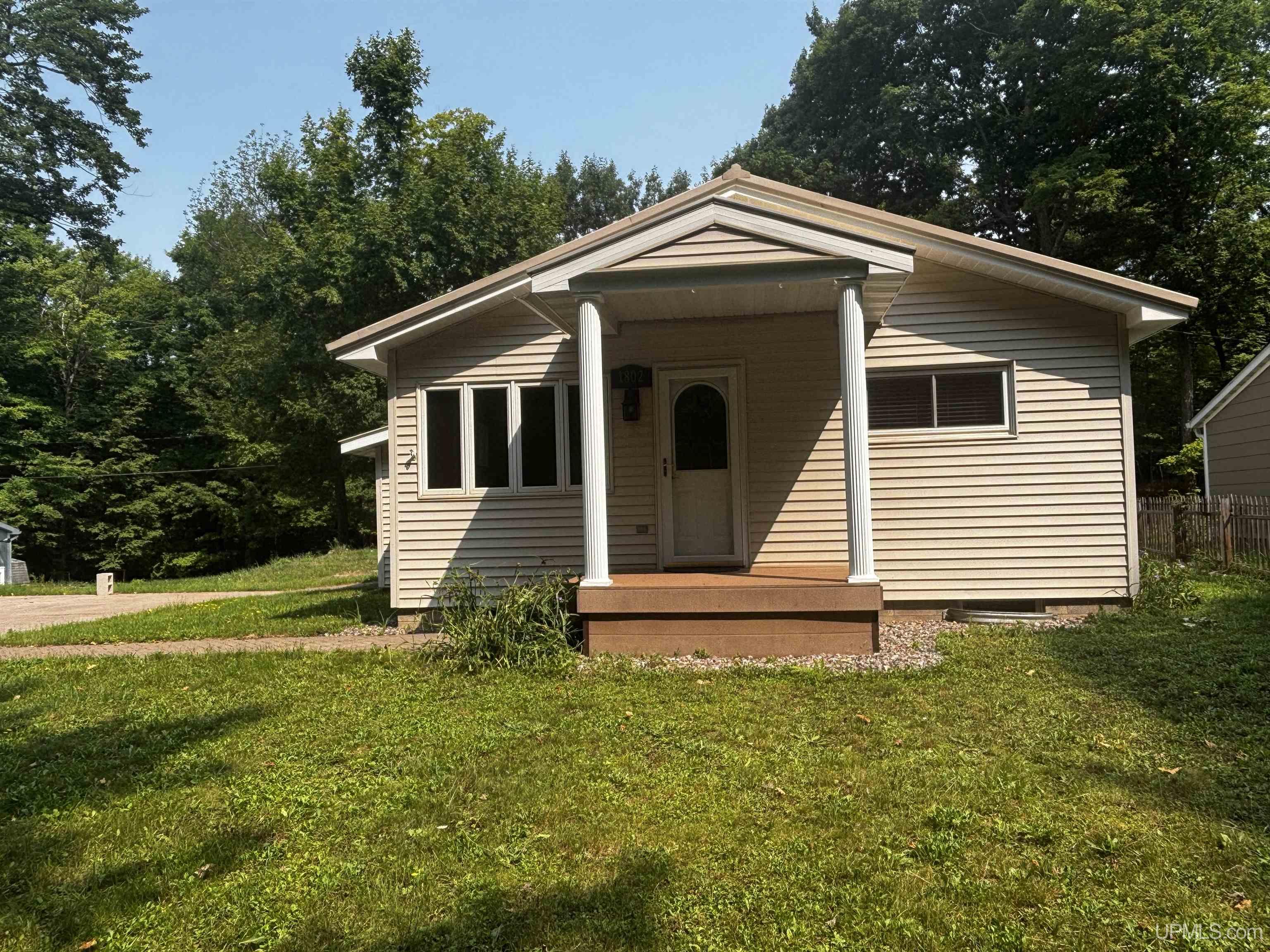 3rd image of 1802 Werner St, Marquette, MI 49855 | MLS# 50218391