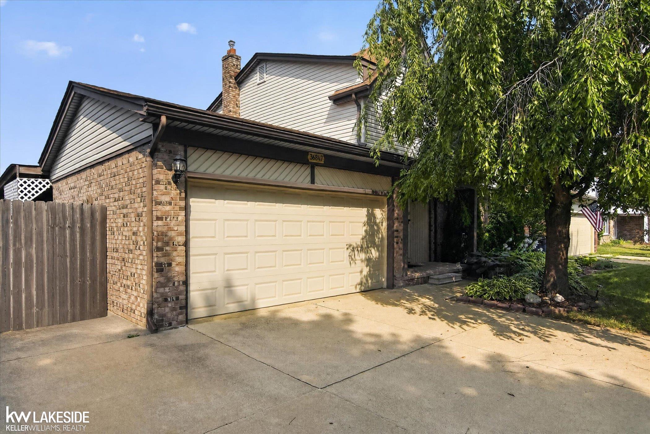 3rd image of 36847 Lodge Dr, Sterling Heights, MI 48312 | MLS# 50218394