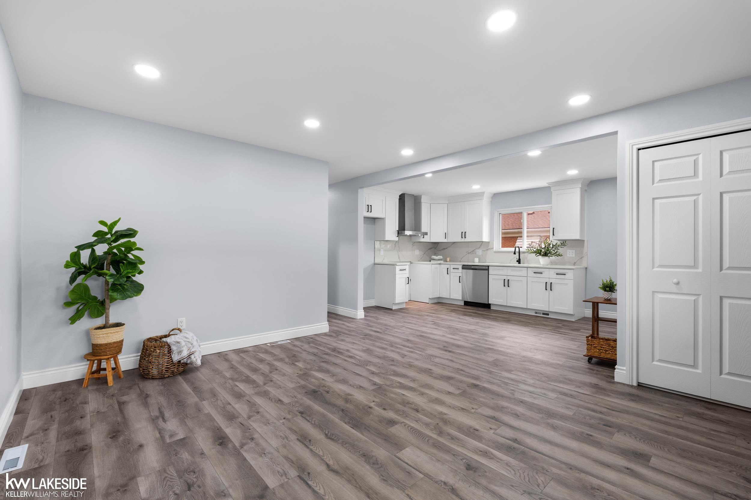 Photo 1 of Single family home for sale at 14235 Inkster Rd, Livonia, MI 48154 | MLS# 58050218404 | Listing updated on 2026-09-14