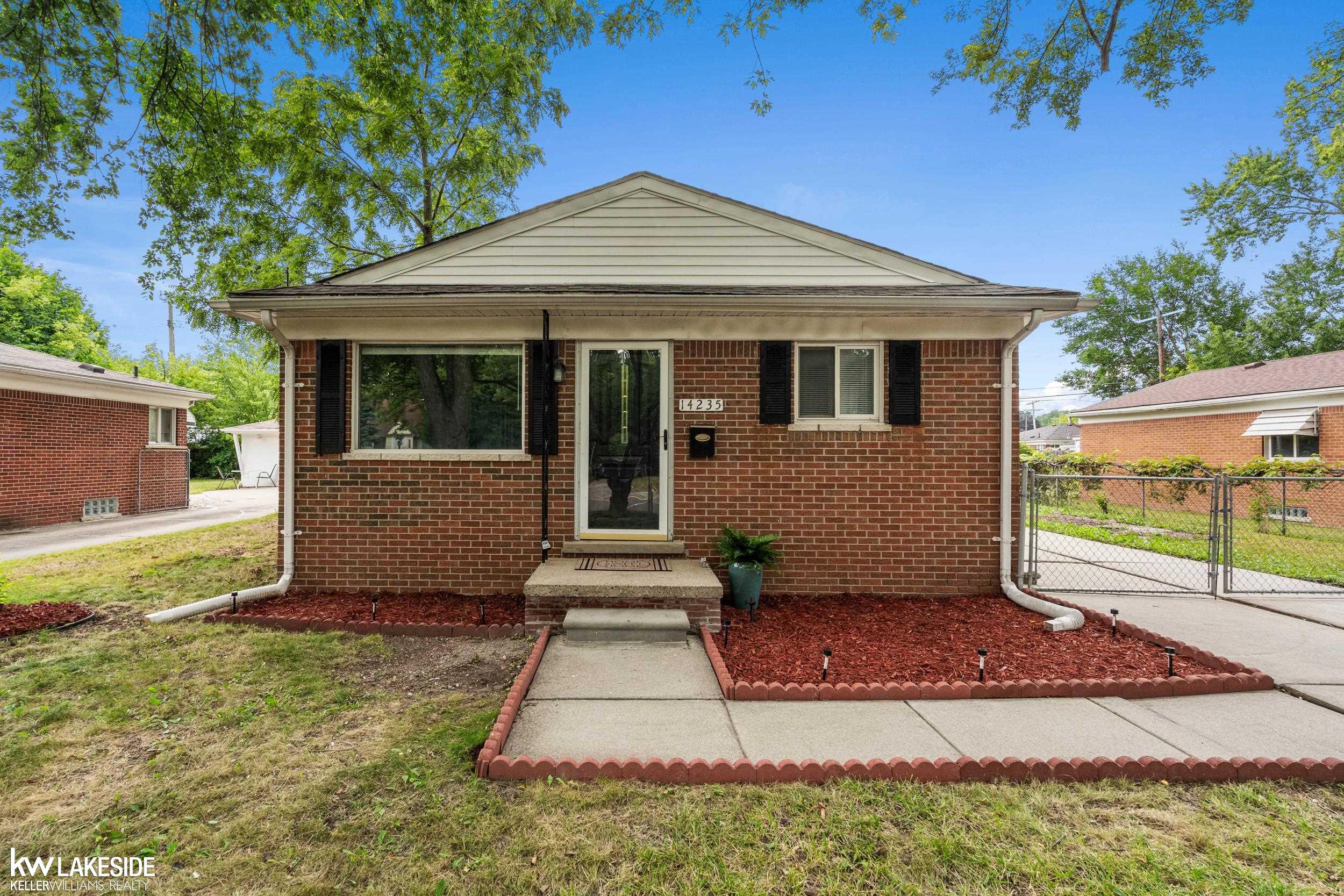 Photo 3 of Single family home for sale at 14235 Inkster Rd, Livonia, MI 48154 | MLS# 58050218404 | Listing updated on 2026-09-14