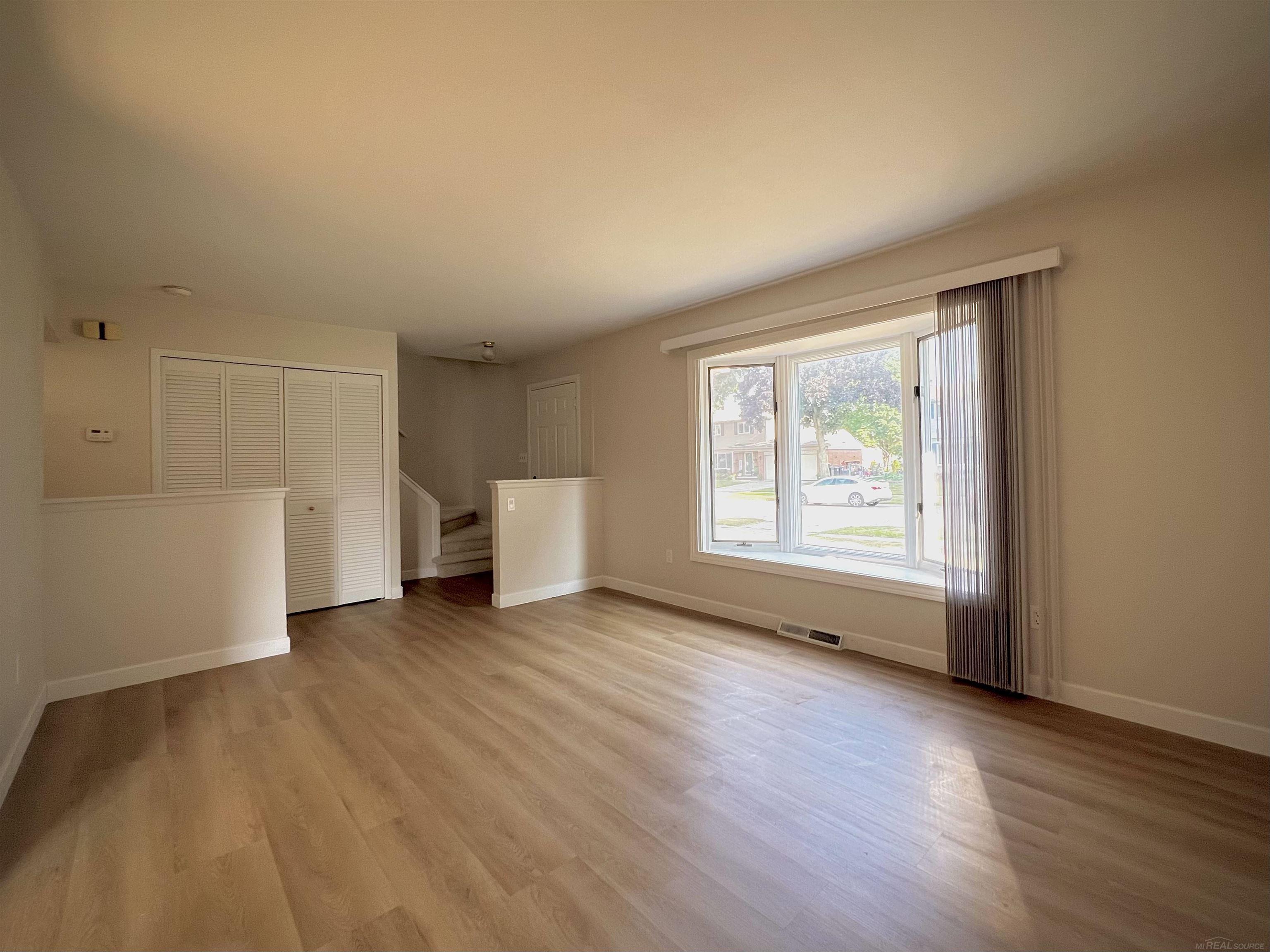 4th image of 39192 Howell St, Livonia, MI 48154 | MLS# 58050218481