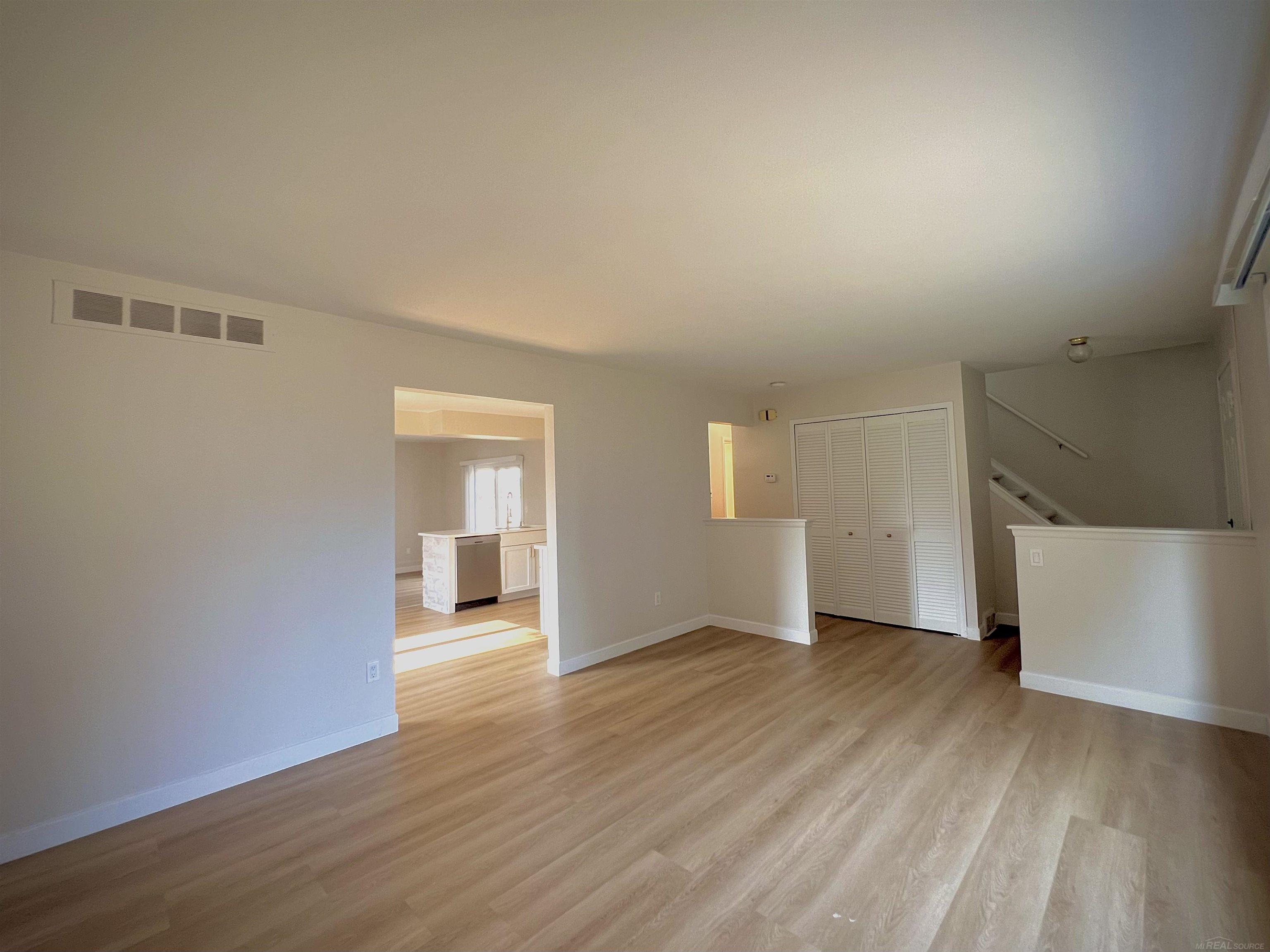 5th image of 39192 Howell St, Livonia, MI 48154 | MLS# 58050218481