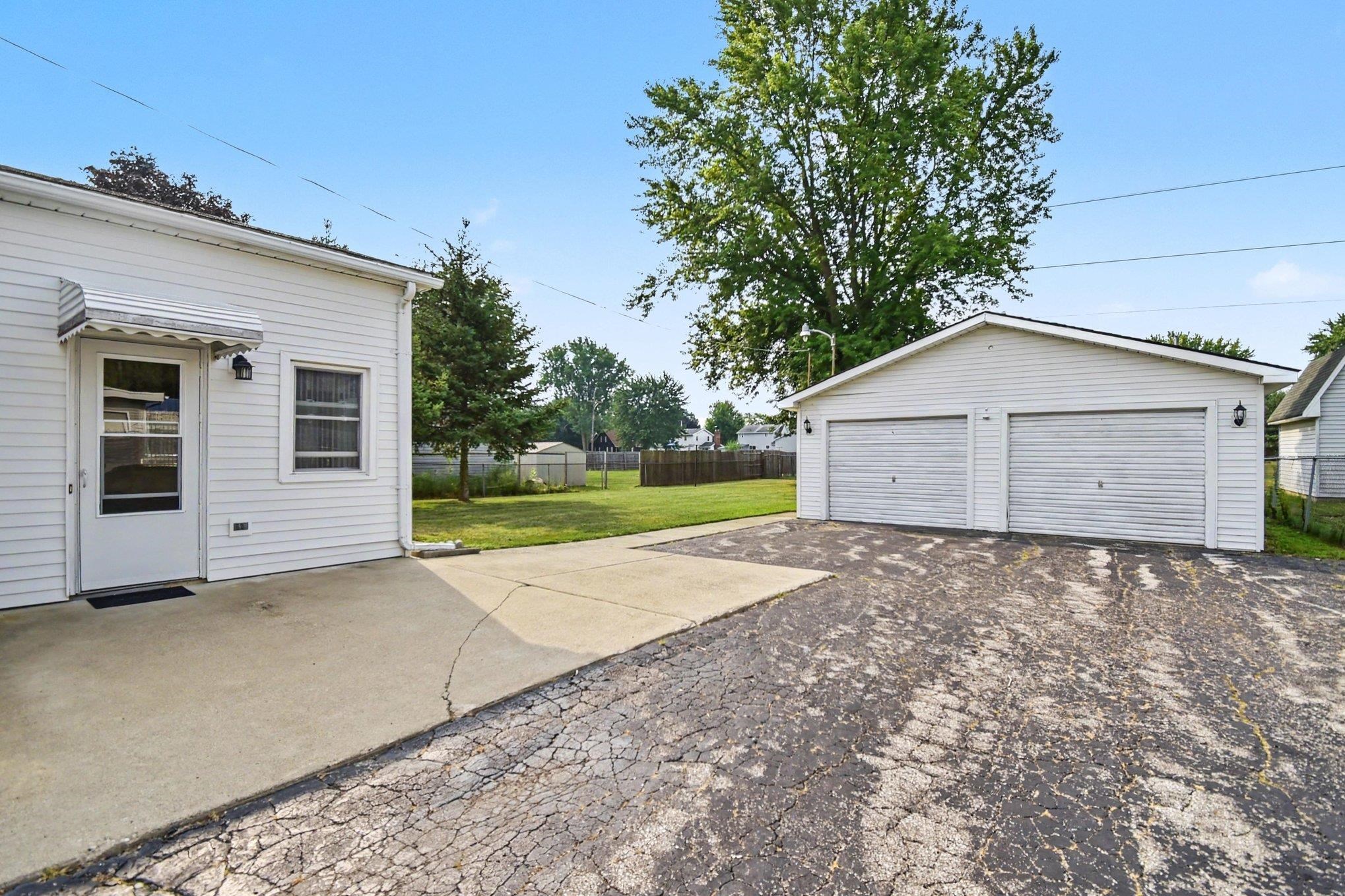 3rd image of 881 Edison St, Saginaw, MI 48604 | MLS# 50218487
