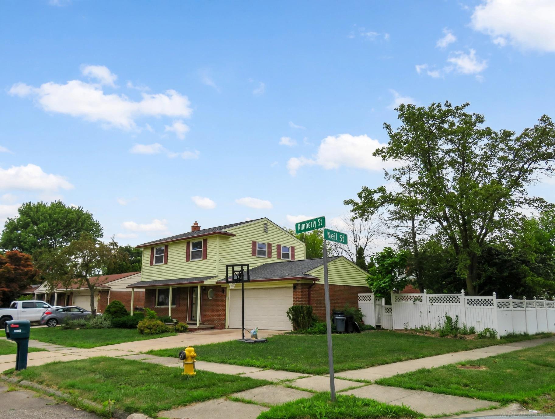 2nd image of 36714 Kimberly St, Clinton Township, MI 48035 | MLS# 50218502