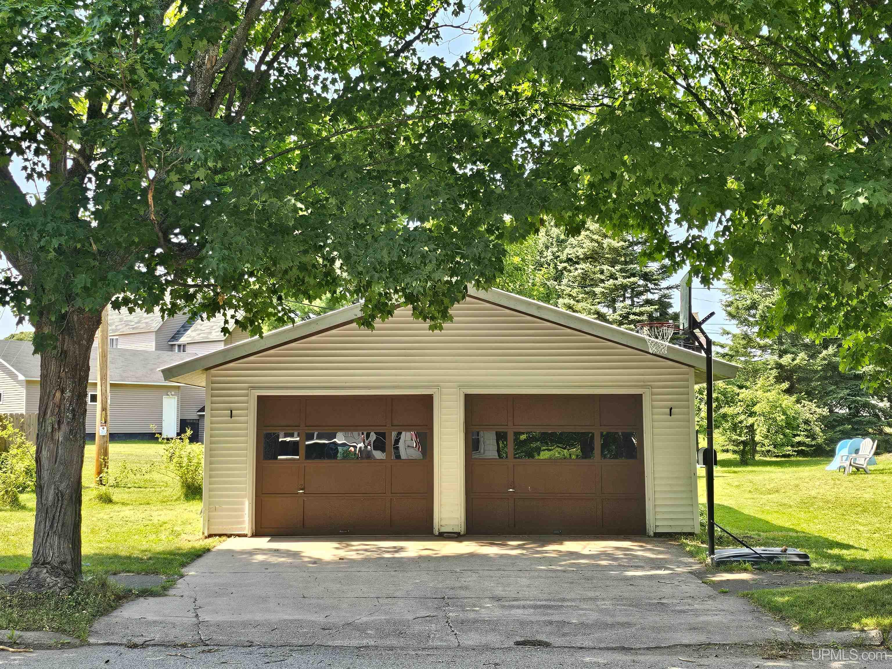 3rd image of 529 Pewabic St, Laurium, MI 49913 | MLS# 50218530