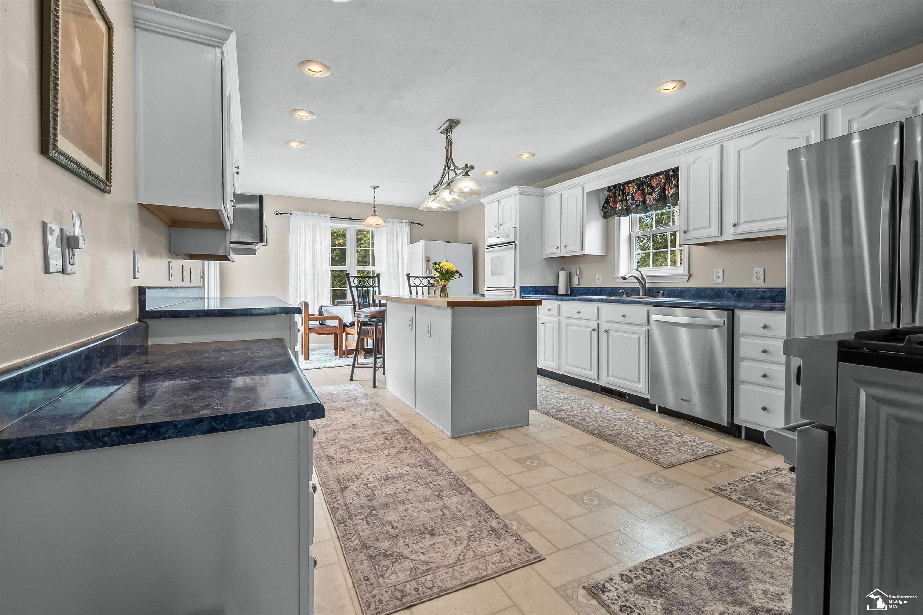 Photo 2 of Single family home for sale at 4450 Bent Oak Hwy, Adrian, MI 49221 | MLS# 50218533 | Listing updated on 2026-09-02