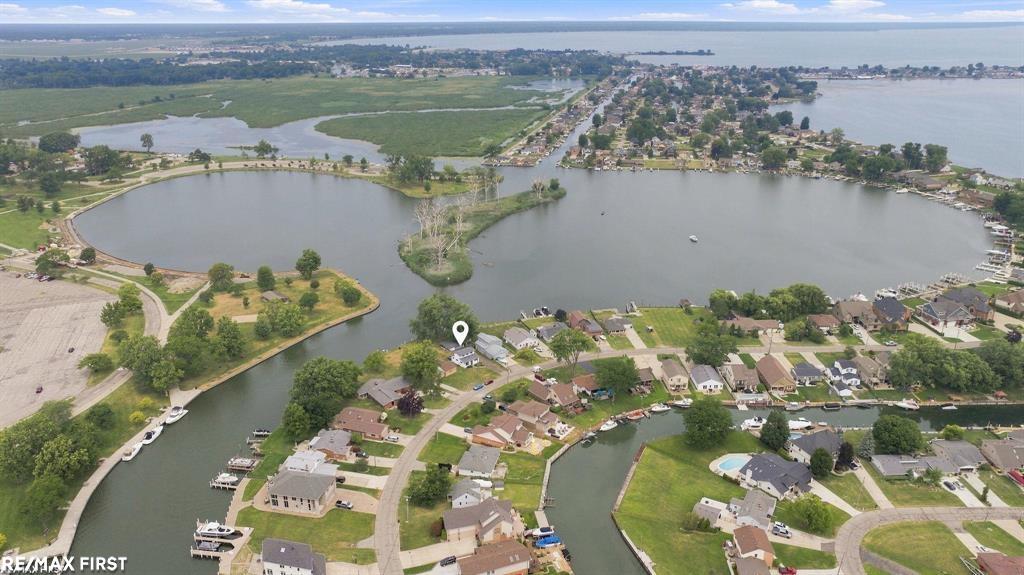 5th image of 38127 Huron Pointe Dr Dr, Harrison Township, MI 48045 | MLS# 58050218567