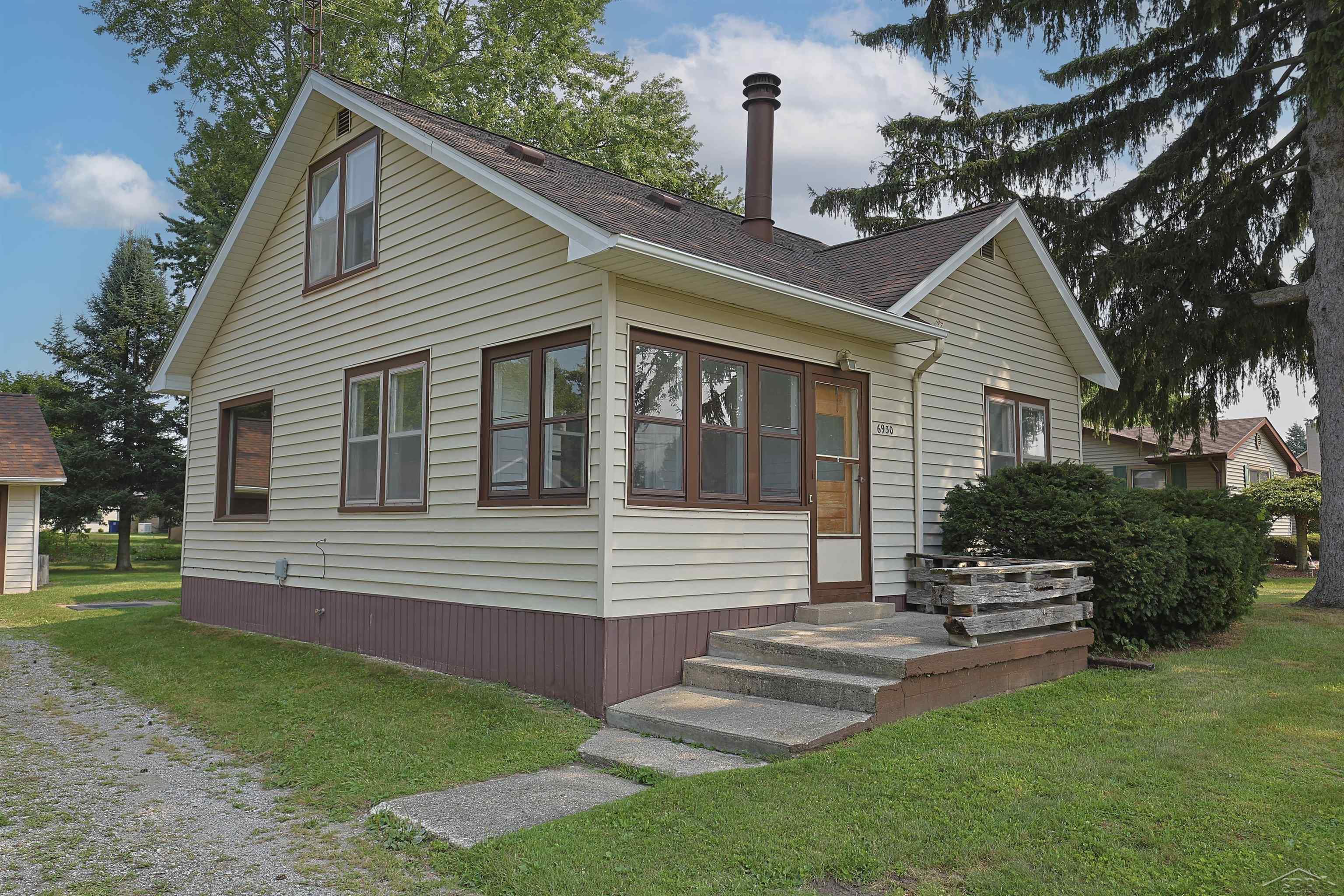 3rd image of 6930 Mccarty Rd, Saginaw, MI 48603 | MLS# 50218571