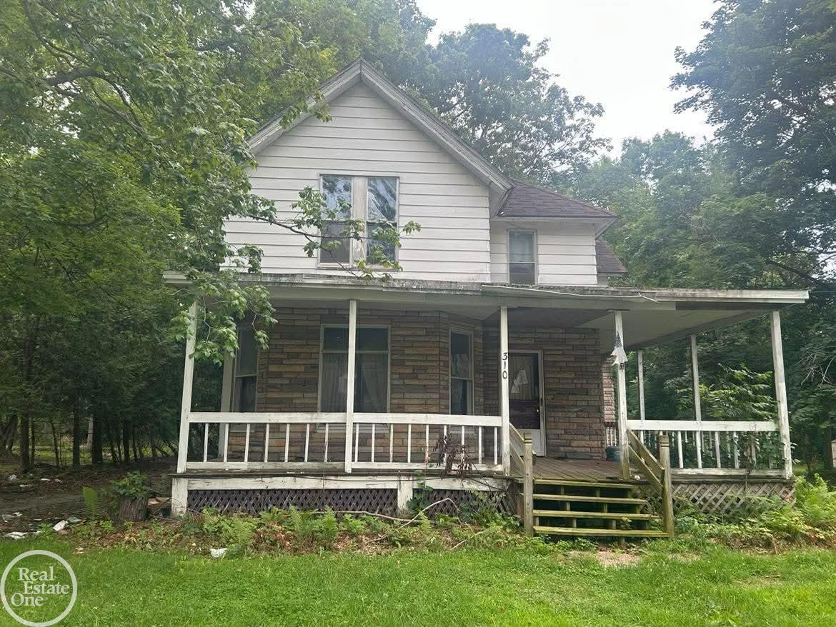 2nd image of 310 E Saint Clair St, Almont, MI 48003 | MLS# 58050218573