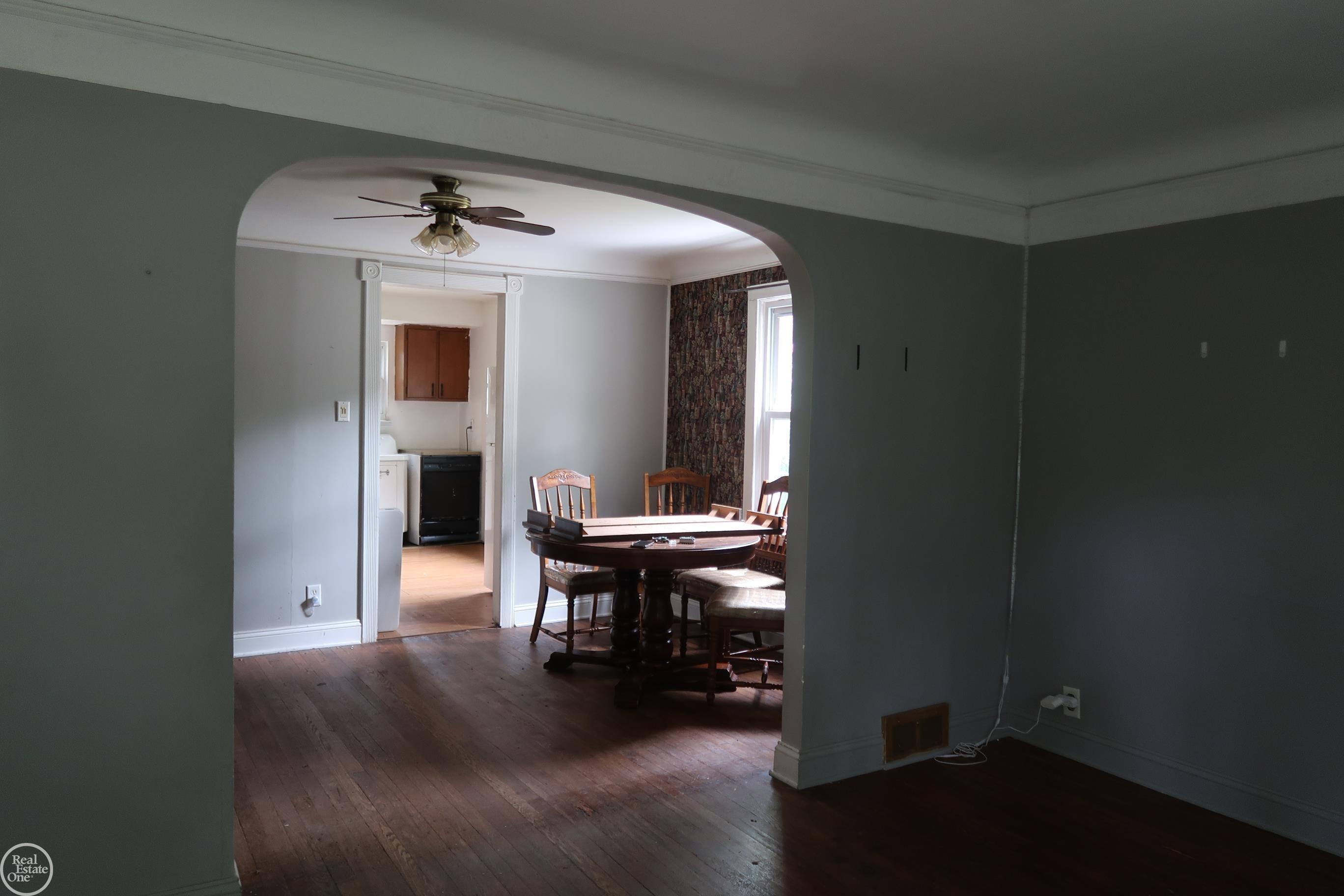 Photo 4 of Single family home for sale at 21919 Maxine St, Saint Clair Shores, MI 48080 | MLS# 58050218611 | Listing updated on 2026-09-16