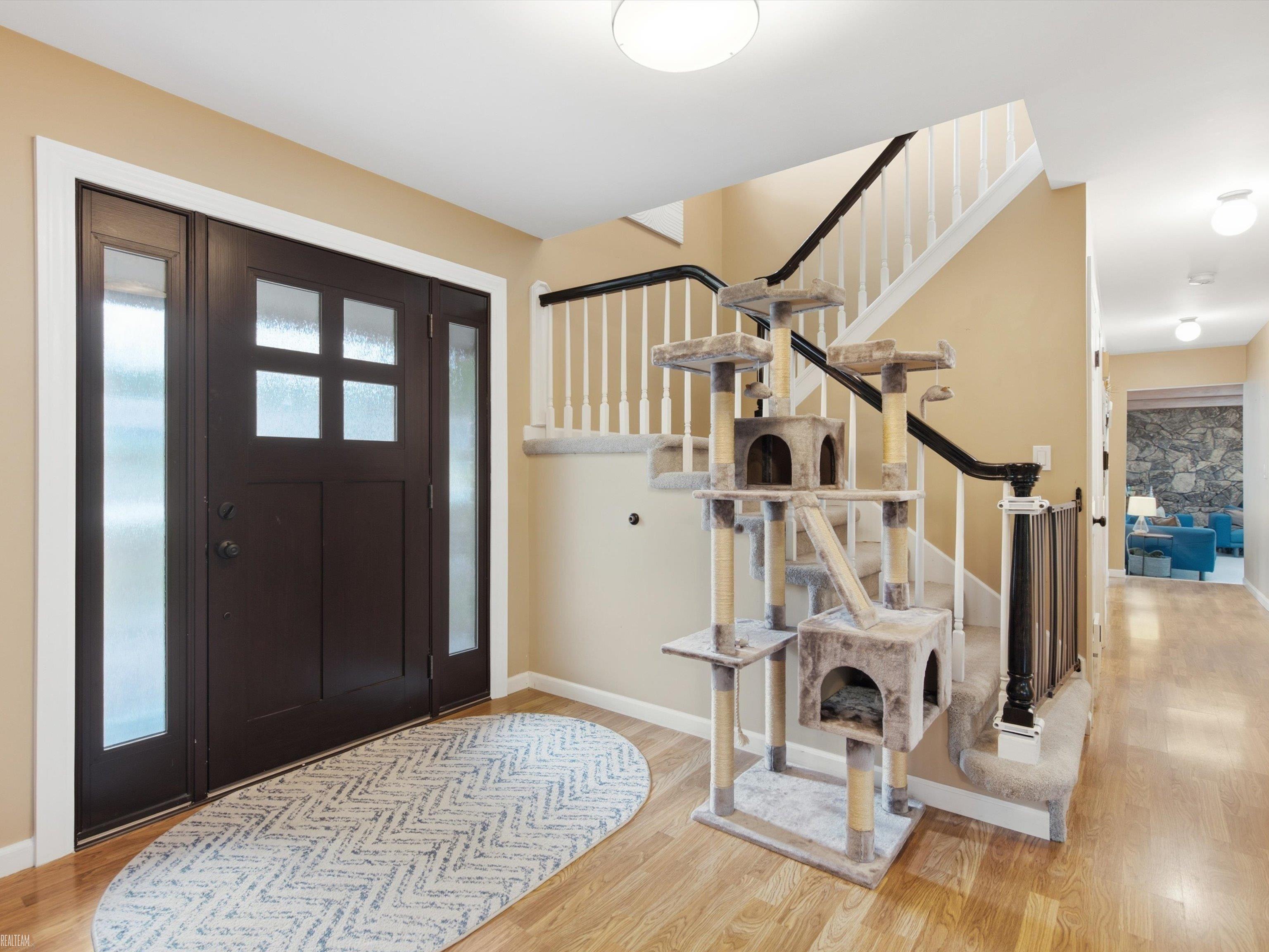2nd image of 8177 Fawn Valley Dr, Clarkston, MI 48348 | MLS# 50218626