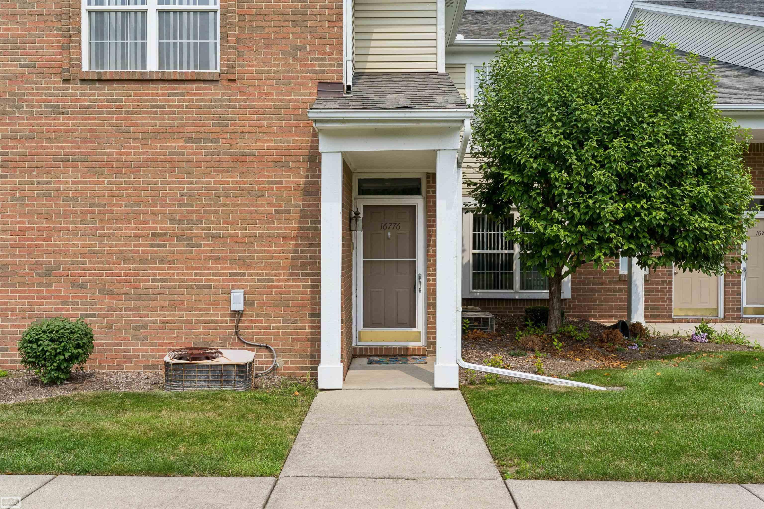 16776 Glenmoor Street