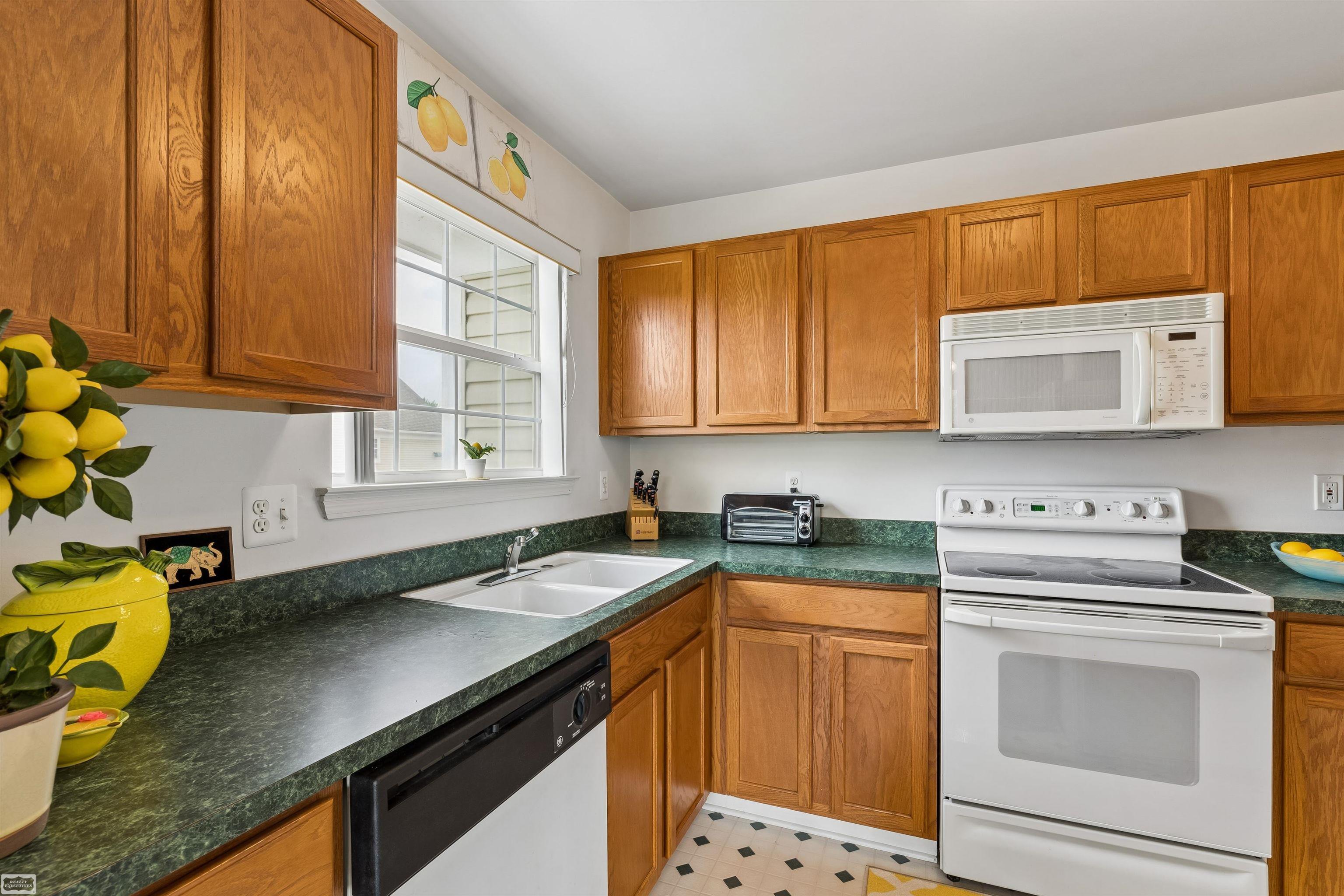 5th image of 16776 Glenmoor St, Macomb, MI 48044 | MLS# 50218631
