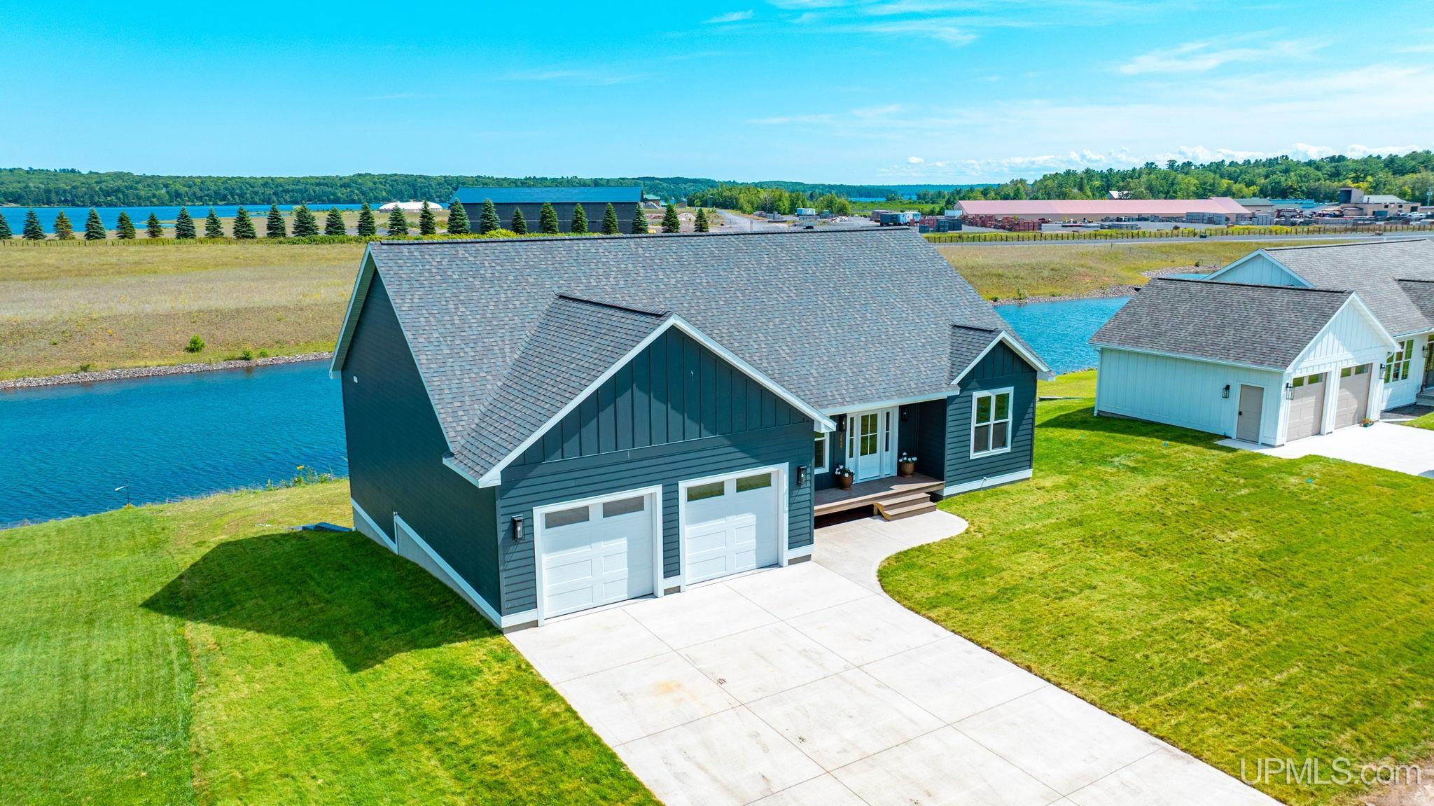 4th image of 7013 Sandpiper Dr, Houghton, MI 49931 | MLS# 50218652