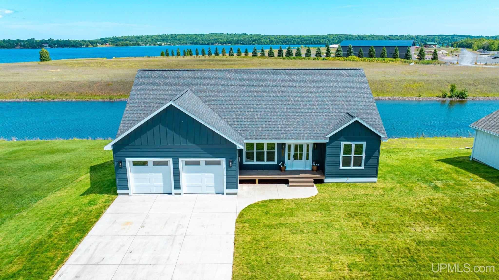5th image of 7013 Sandpiper Dr, Houghton, MI 49931 | MLS# 50218652