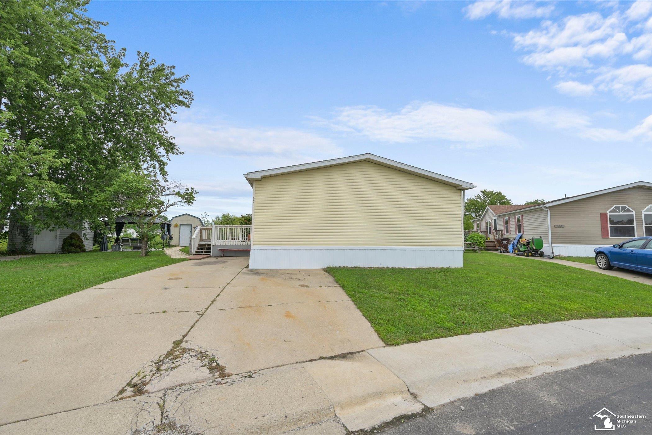 3rd image of 584 Pine Tree Ct, Monroe, MI 48161 | MLS# 50218690