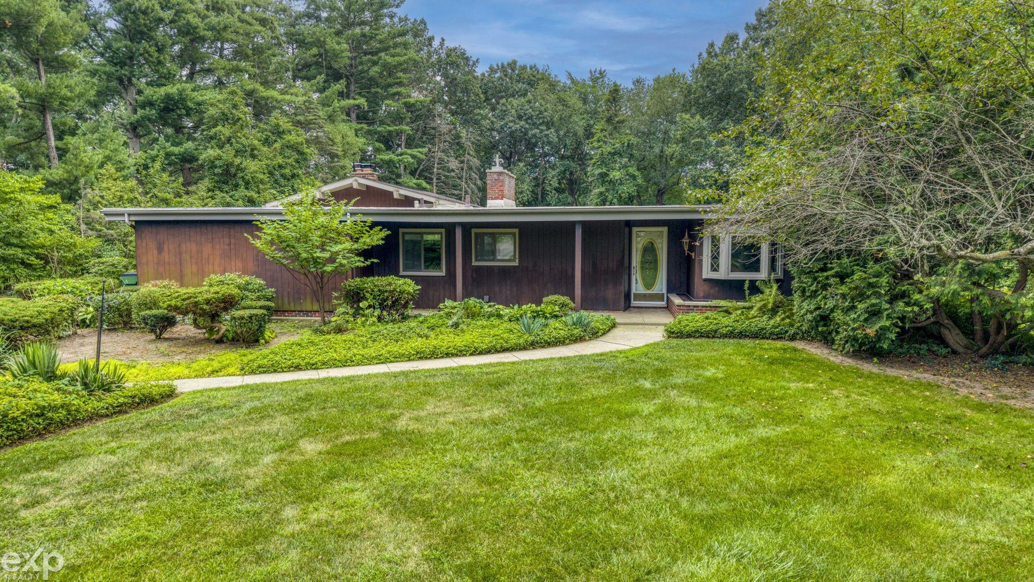 5280 Brookside Dr Drive