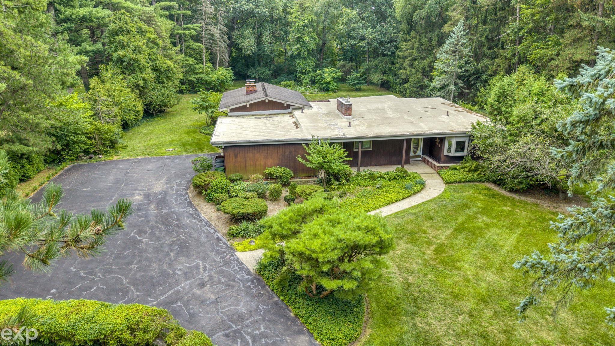 5th image of 5280 Brookside Dr Dr, Shelby Township, MI 48316 | MLS# 50218694