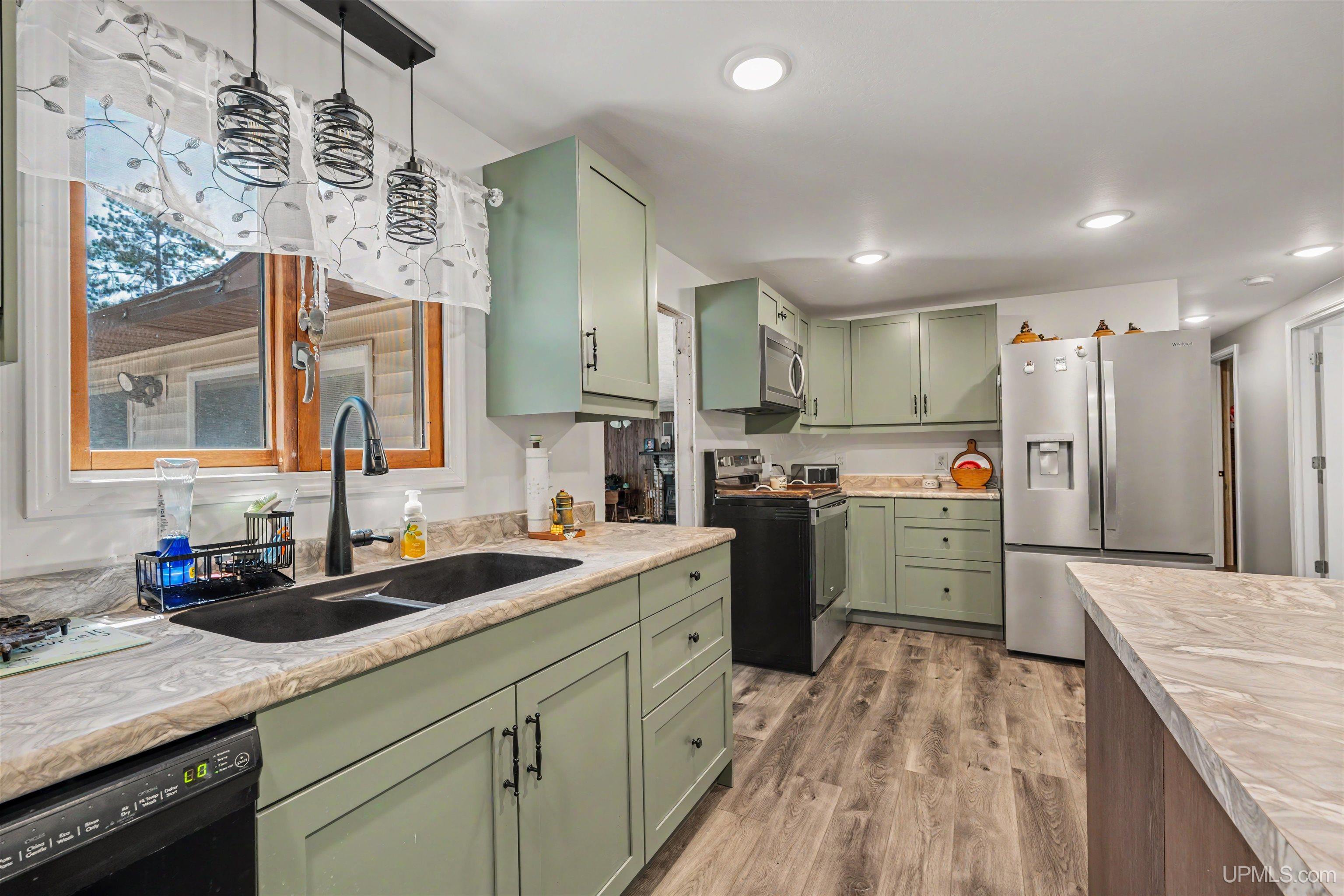 5th image of 7645 W Riverview Dr, Manistique, MI 49854 | MLS# 50218766