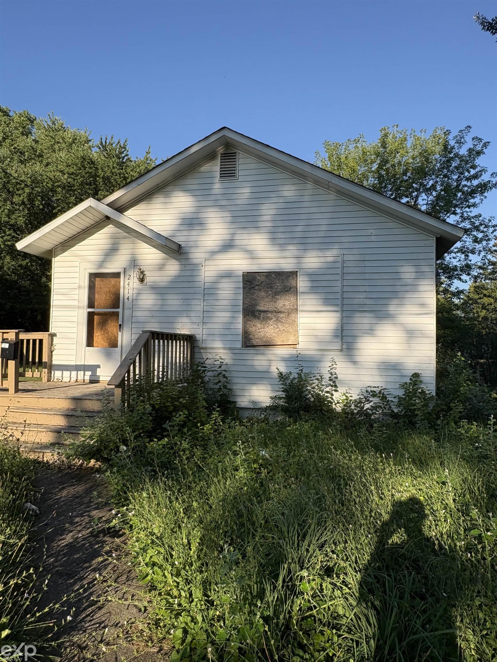 1st image of 2414 Hazelwood Ave, Saginaw, MI 48601 | MLS# 58050218781
