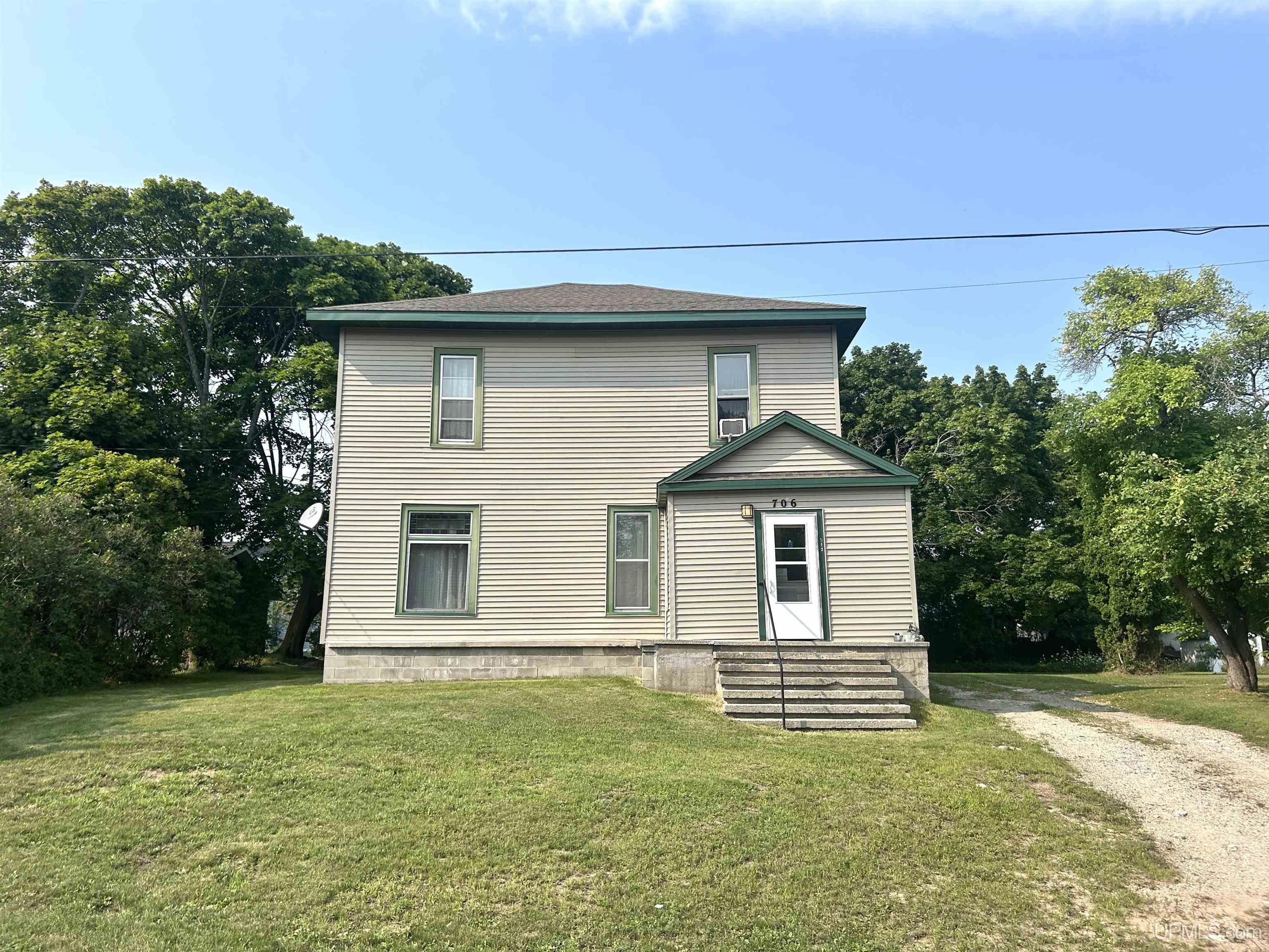 1st image of 706 Michigan Ave, Manistique, MI 49854 | MLS# 50218785