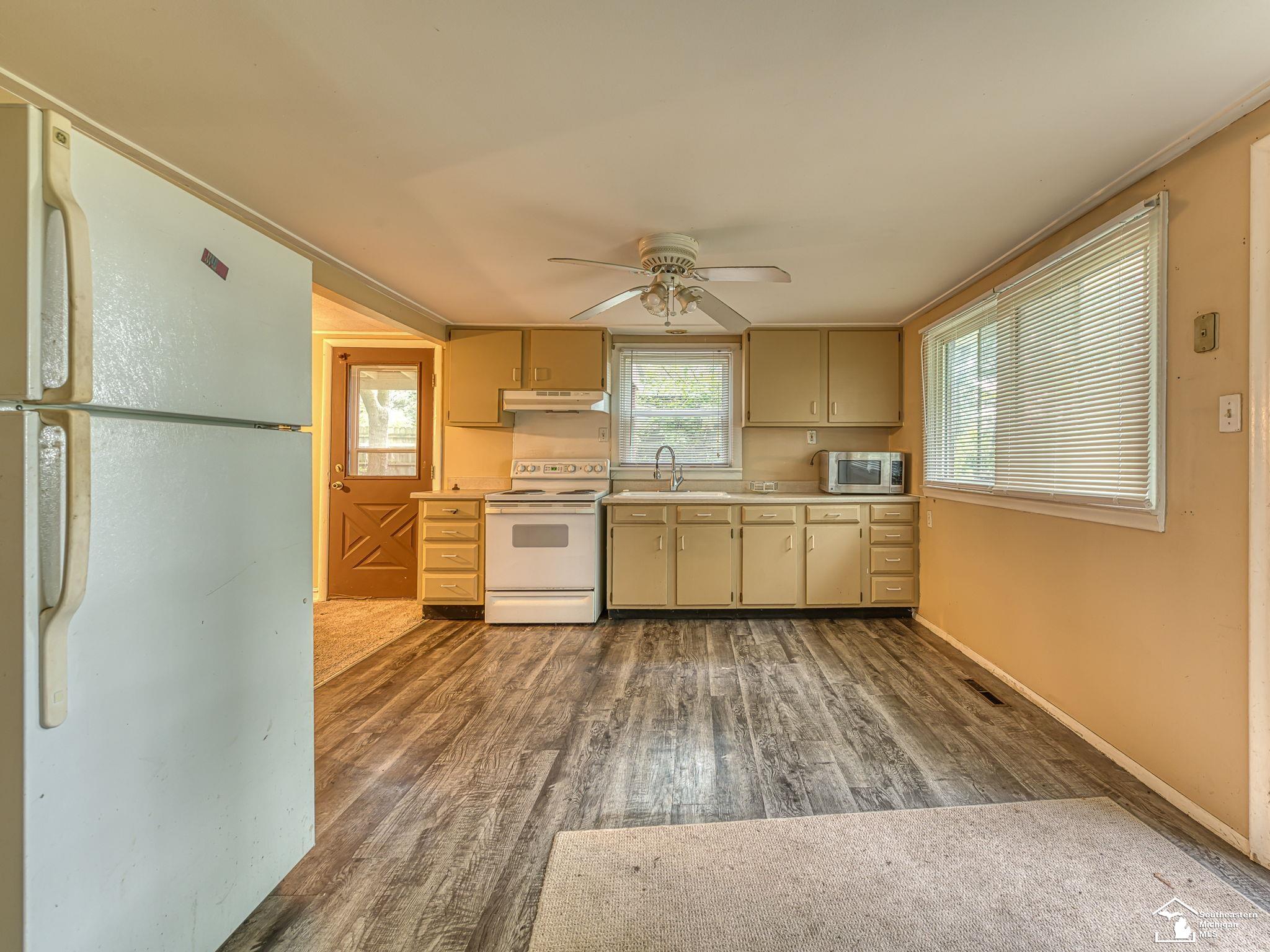 3rd image of 3198 W Sterns Rd, Lambertville, MI 48144 | MLS# 50218803